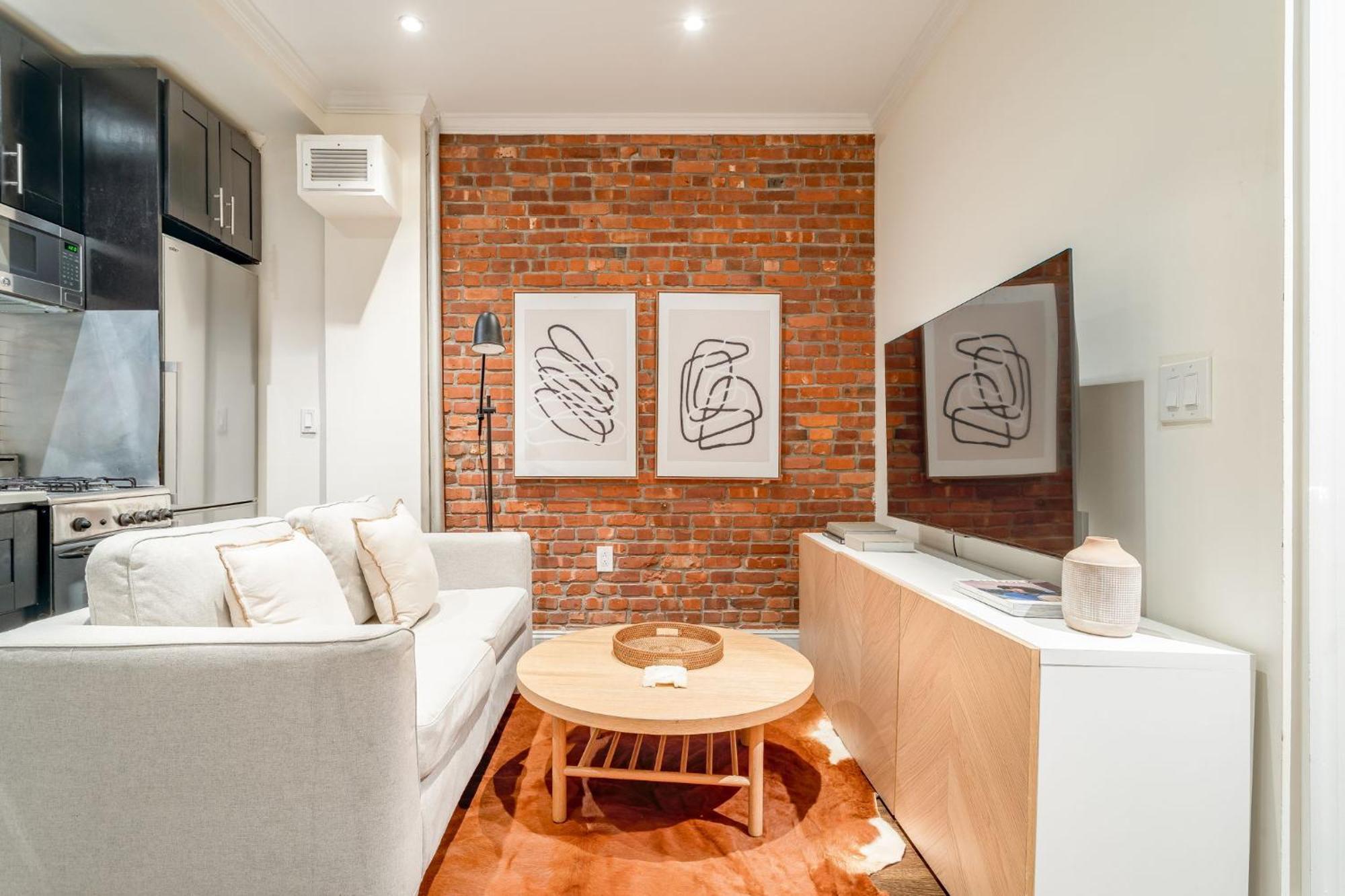 Modern And Charming 3br 1ba Steps From Park
