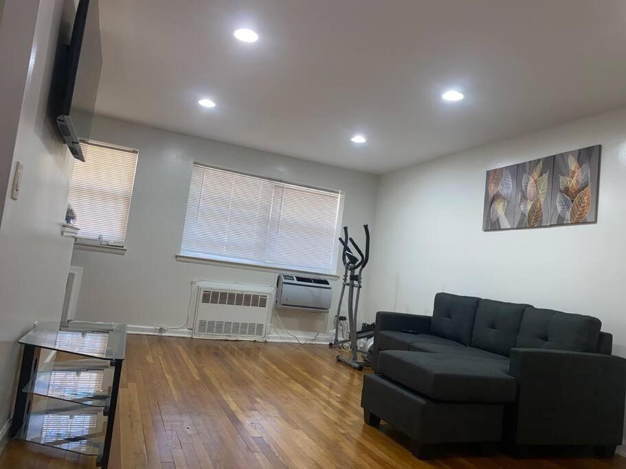 Apartment Cozy 2-bedrooms In Canarsie Brooklyn *