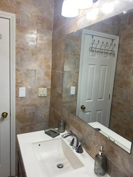 Cozy 2-bedrooms In Canarsie Brooklyn Apartment