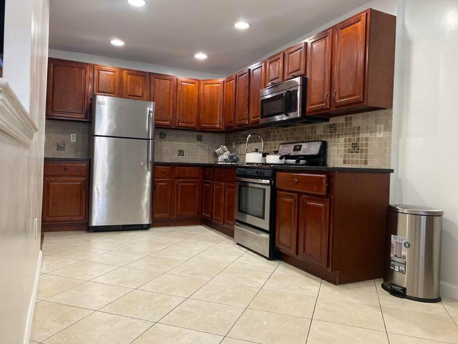 Apartment Cozy 2-bedrooms In Canarsie Brooklyn New York