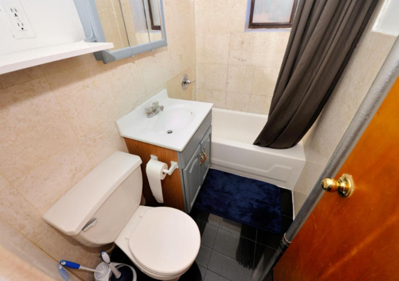 Unique 2 Bed 1 Bath In Ues Apartment New York