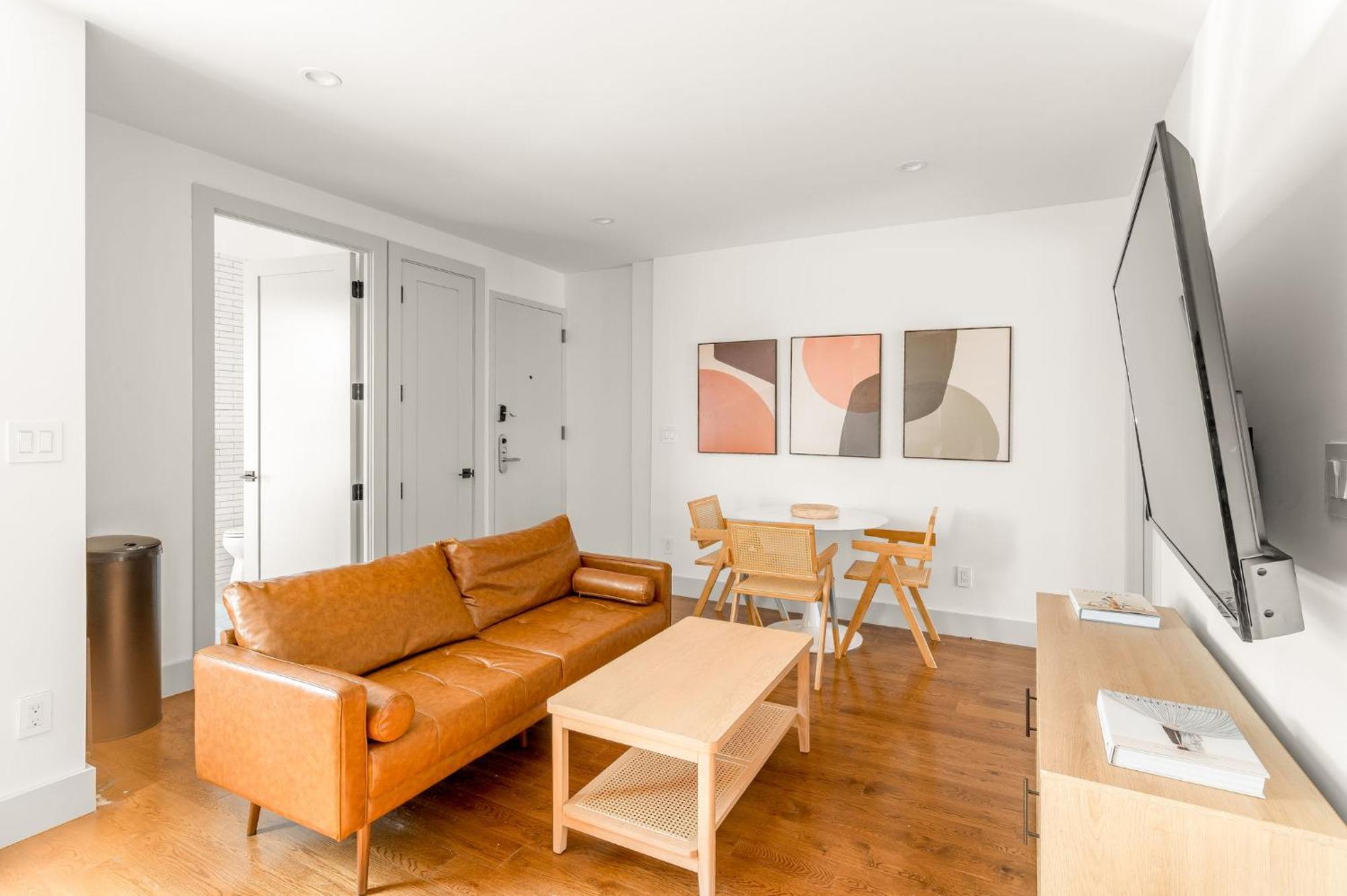 Cozy East Village 3bedroom 2bath Near Tompkins Square Park & Lower East Side Apartment