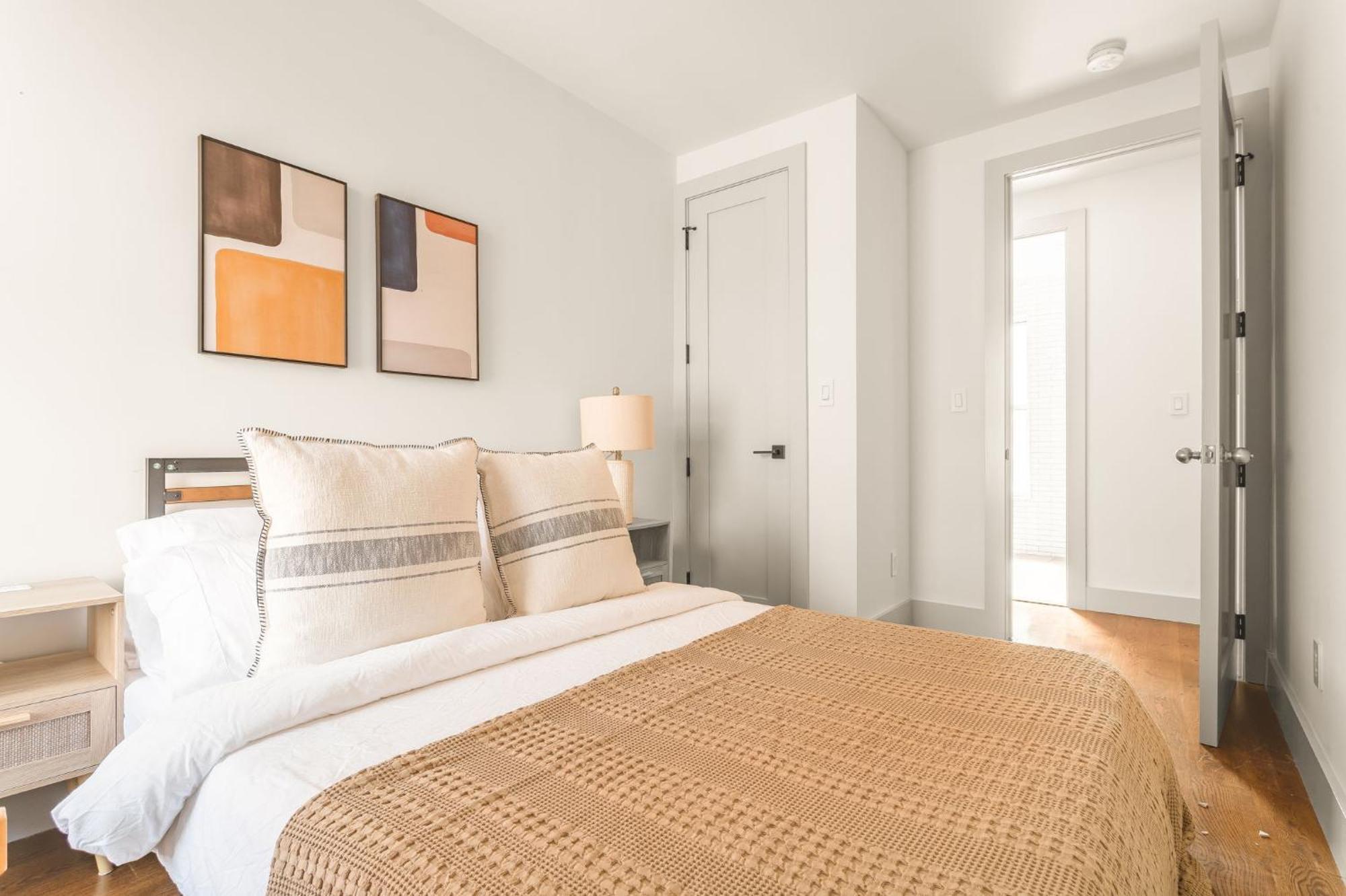Cozy East Village 3bedroom 2bath Near Tompkins Square Park & Lower East Side * New York