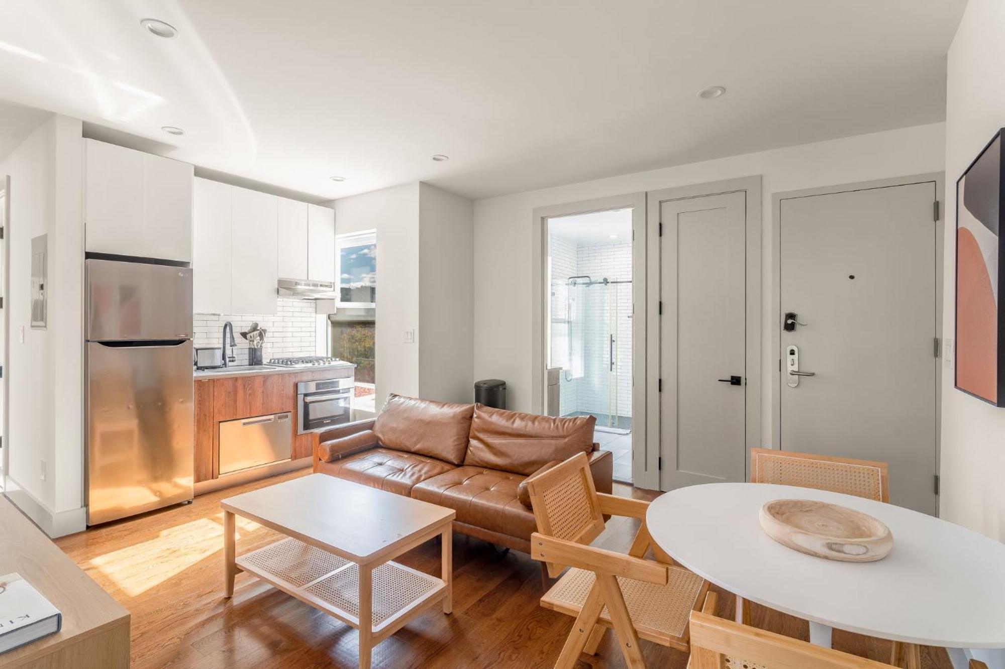 Cozy East Village 3bedroom 2bath Near Tompkins Square Park & Lower East Side Apartment *