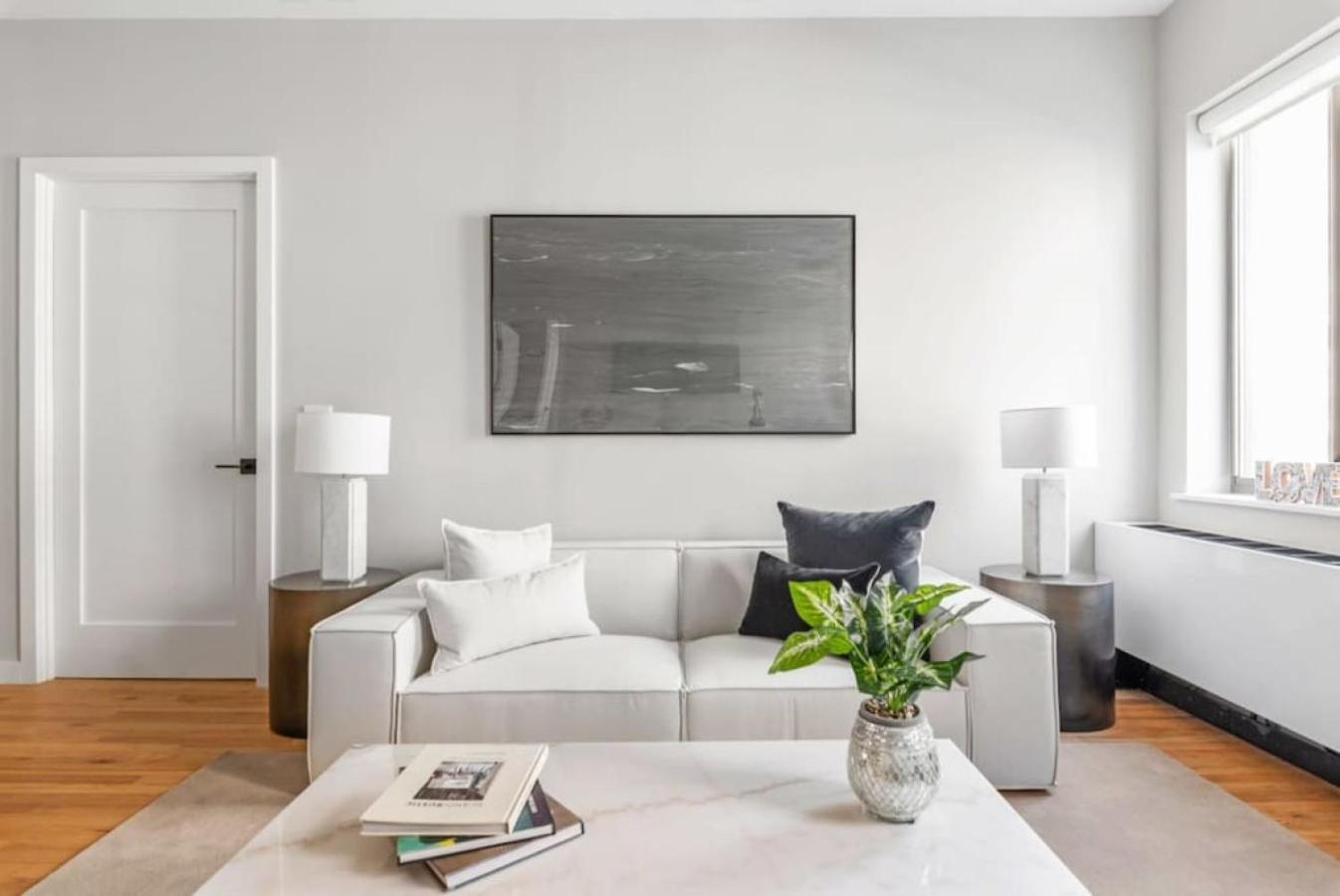 Notch 2br 2ba Minutes To Park Hotel New York