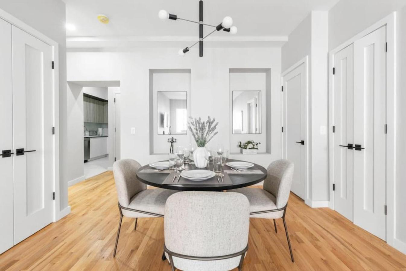 Notch 2br 2ba Minutes To Park Hotel New York