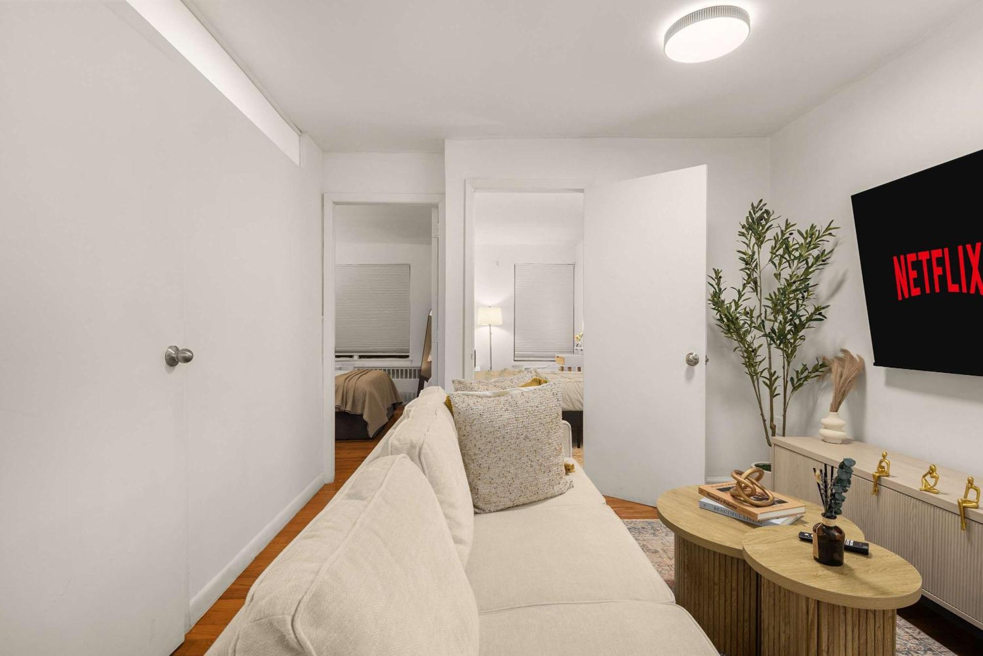 Apartment Living 3br In East Village Manhattan