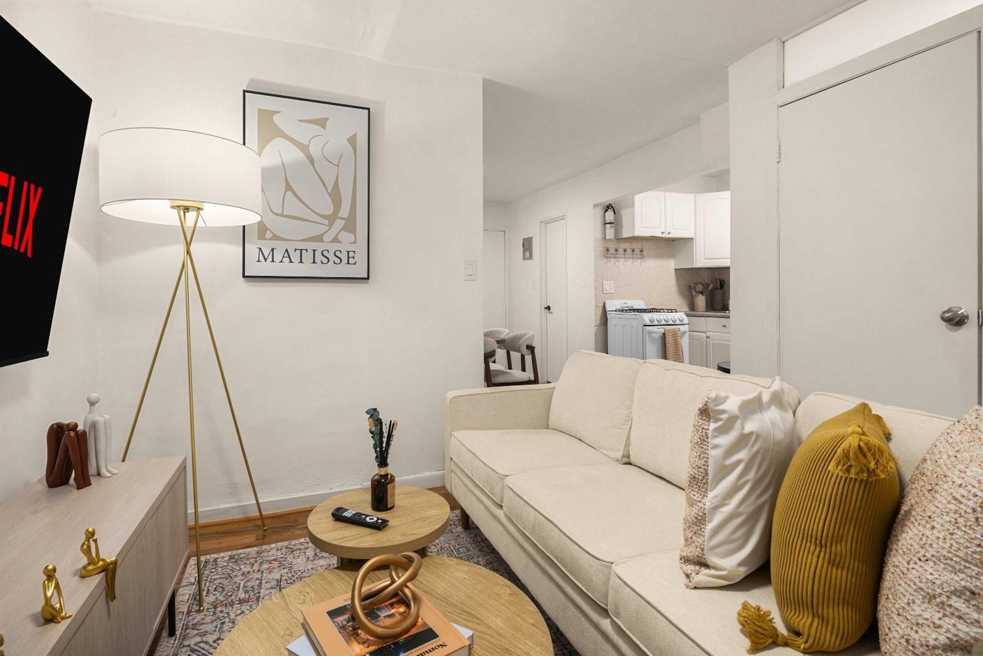 Apartment Living 3br In East Village Manhattan *