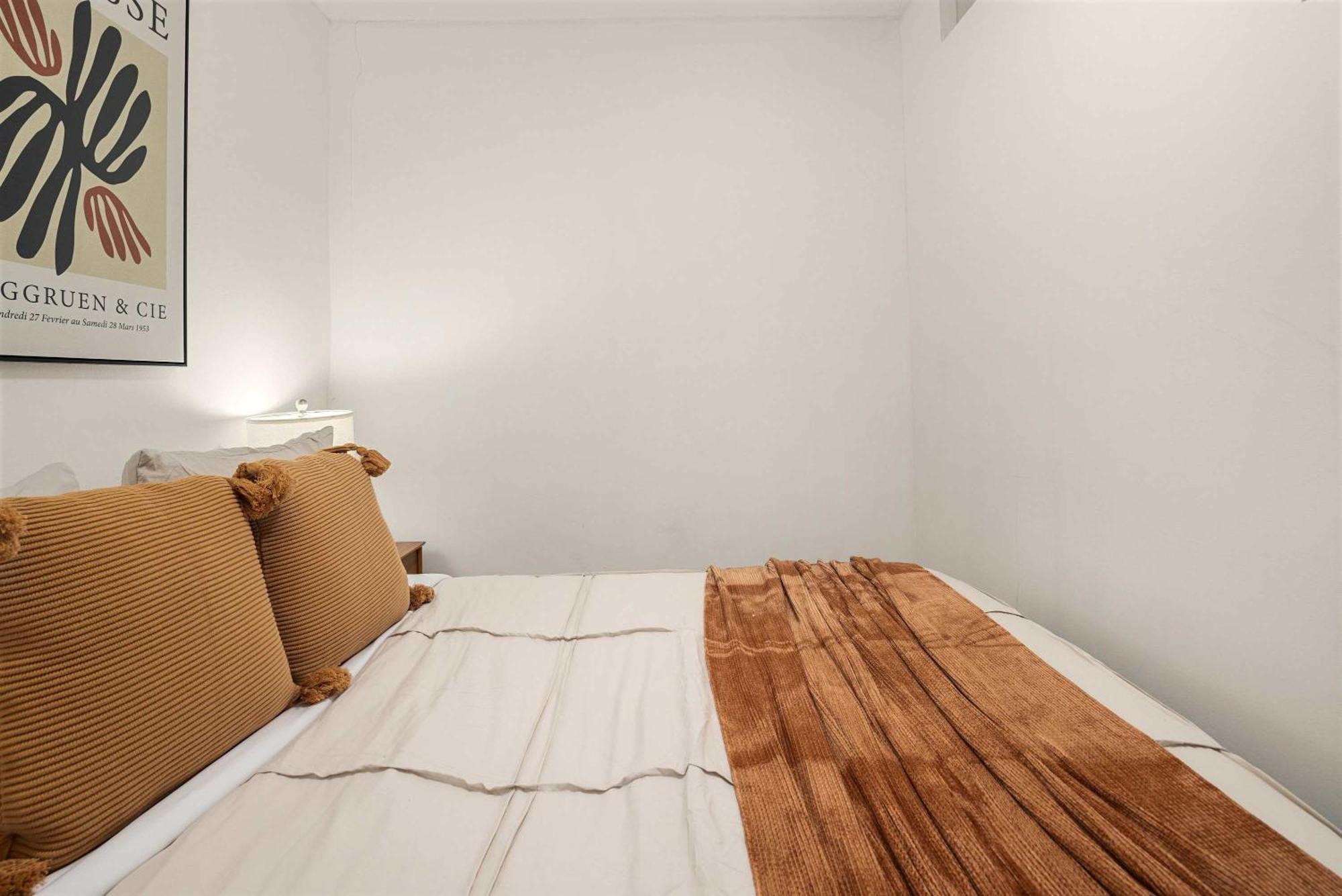 Apartment Living 3br In East Village Manhattan *