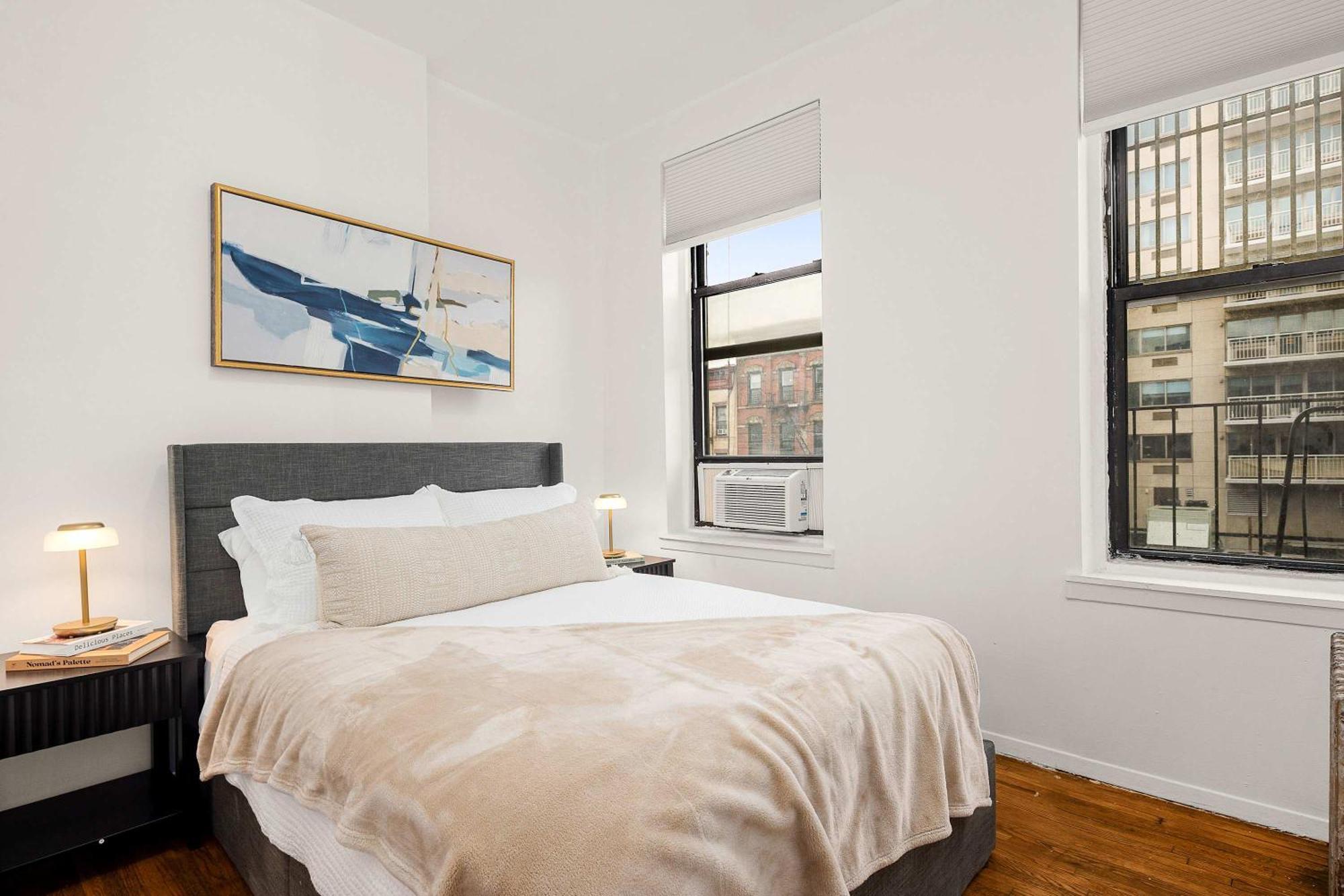 Cozy & Charming 3-bedroom Manhattan Getaway Apartment New York