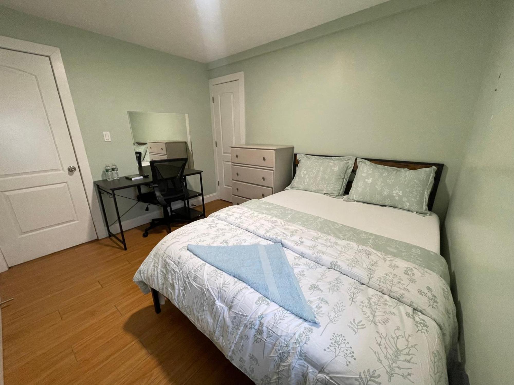 Private 45 Min To Lower Manhattan Apartment