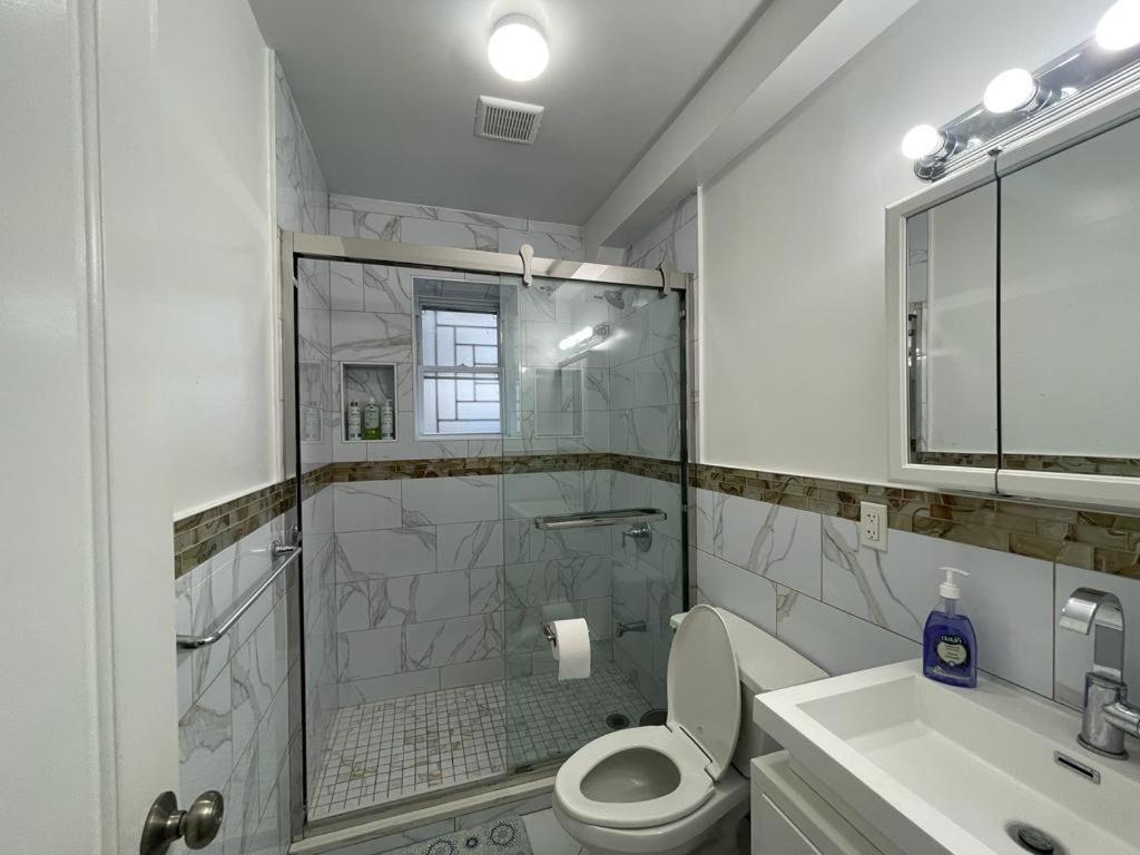 Private 45 Min To Lower Manhattan Apartment *
