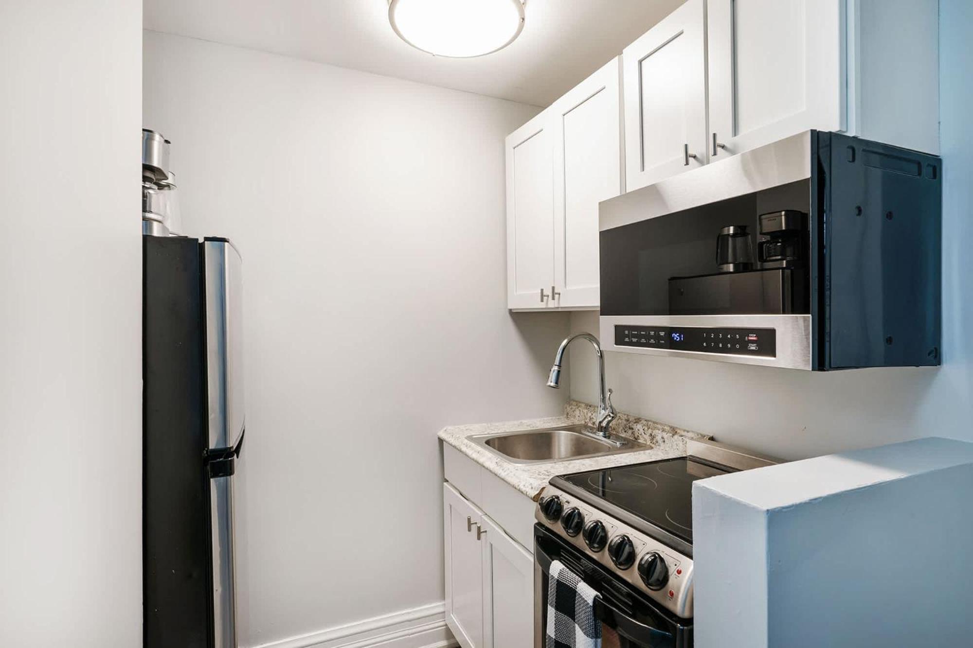 73-320 New 1br 1bth Uws Doorman Gym Apartment