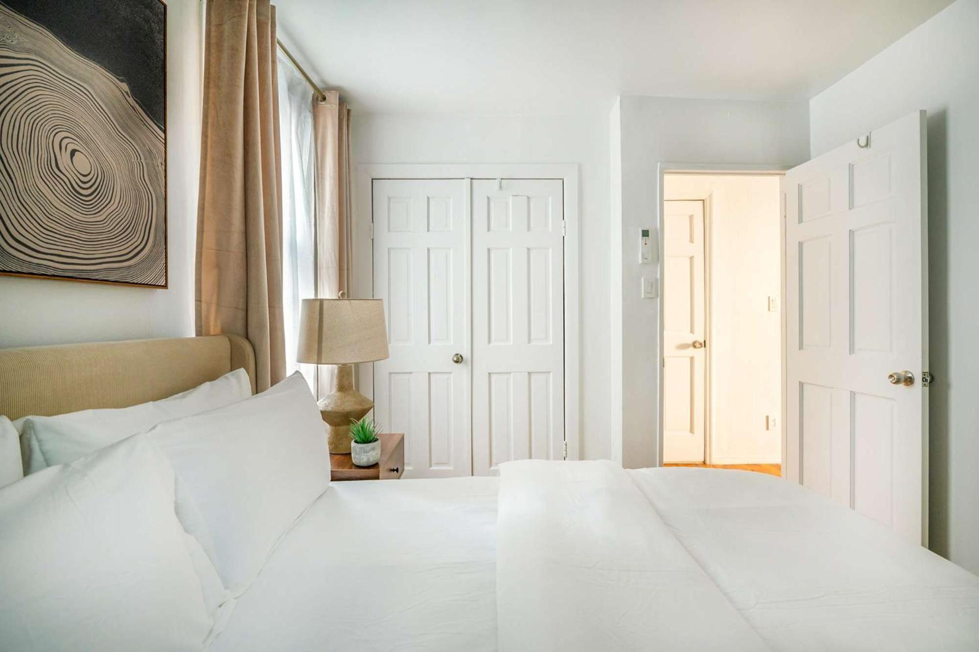 26-1c Gramercy Large 1br Wd Apartment *