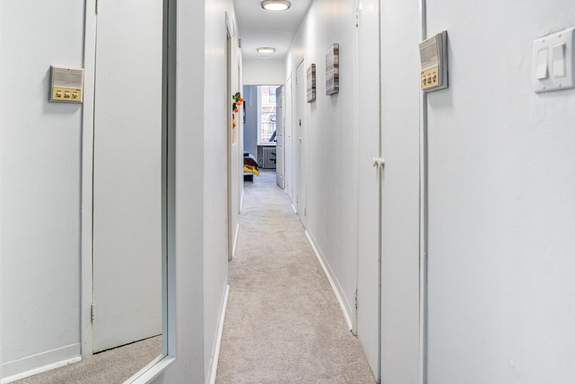 Apartment 3 Bedroom Cozy Unit In Hells Kitchen *