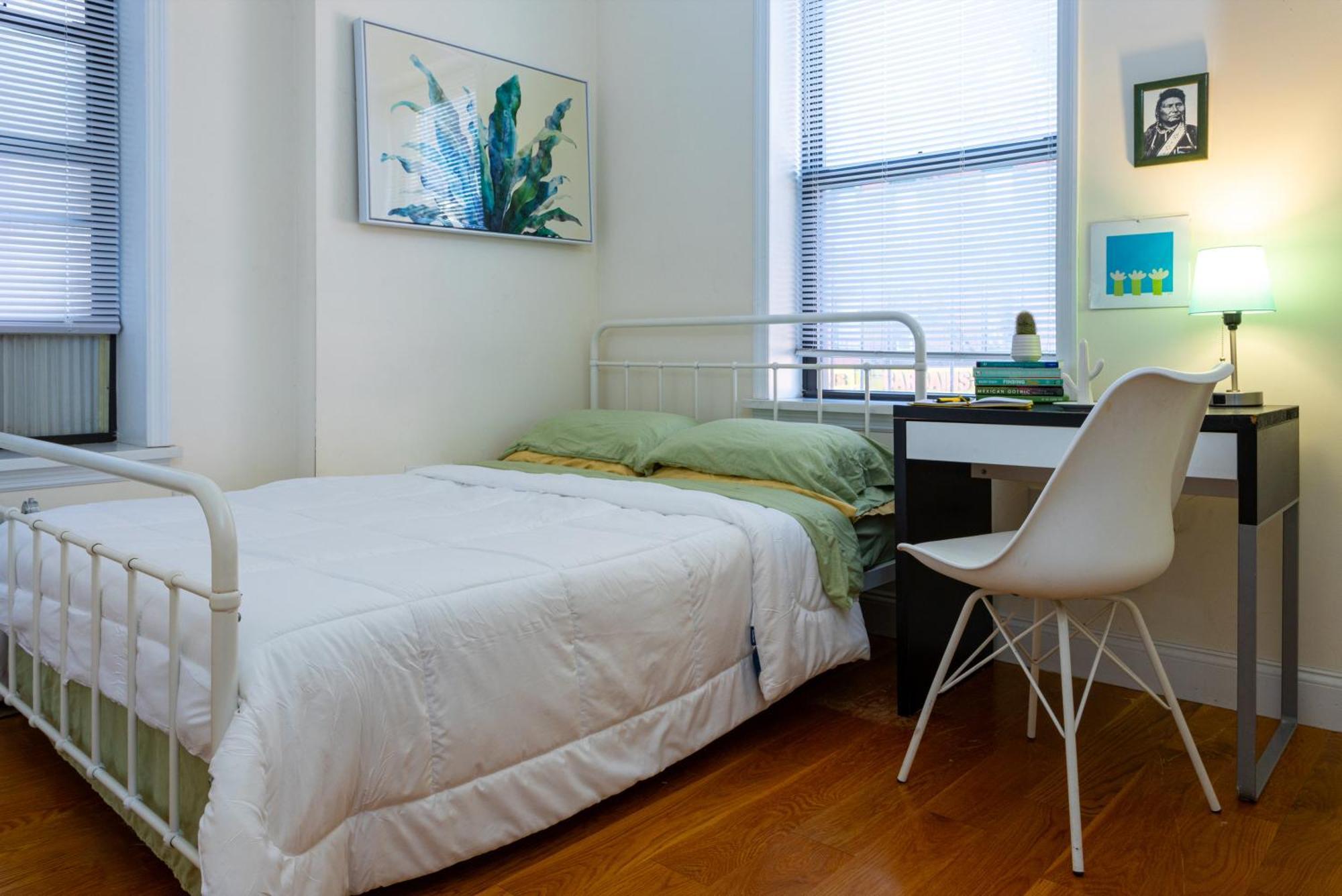 Modern Comfort Near Park's Beauty