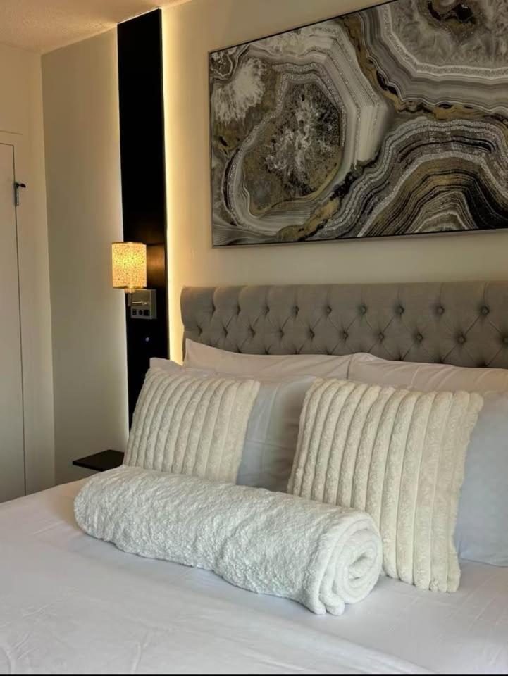 New Chic & Cozy 1bd Near East River, Minutes From Park *