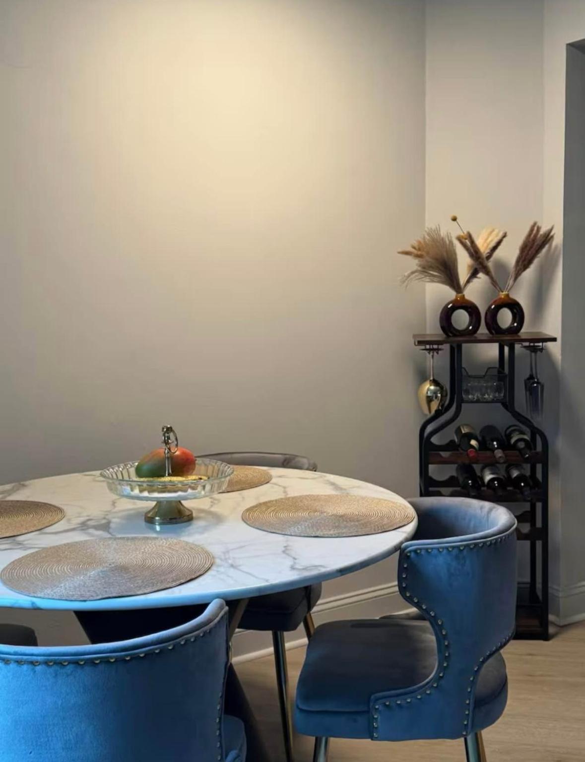 New Chic & Cozy 1bd Near East River, Minutes From Park Apartment *