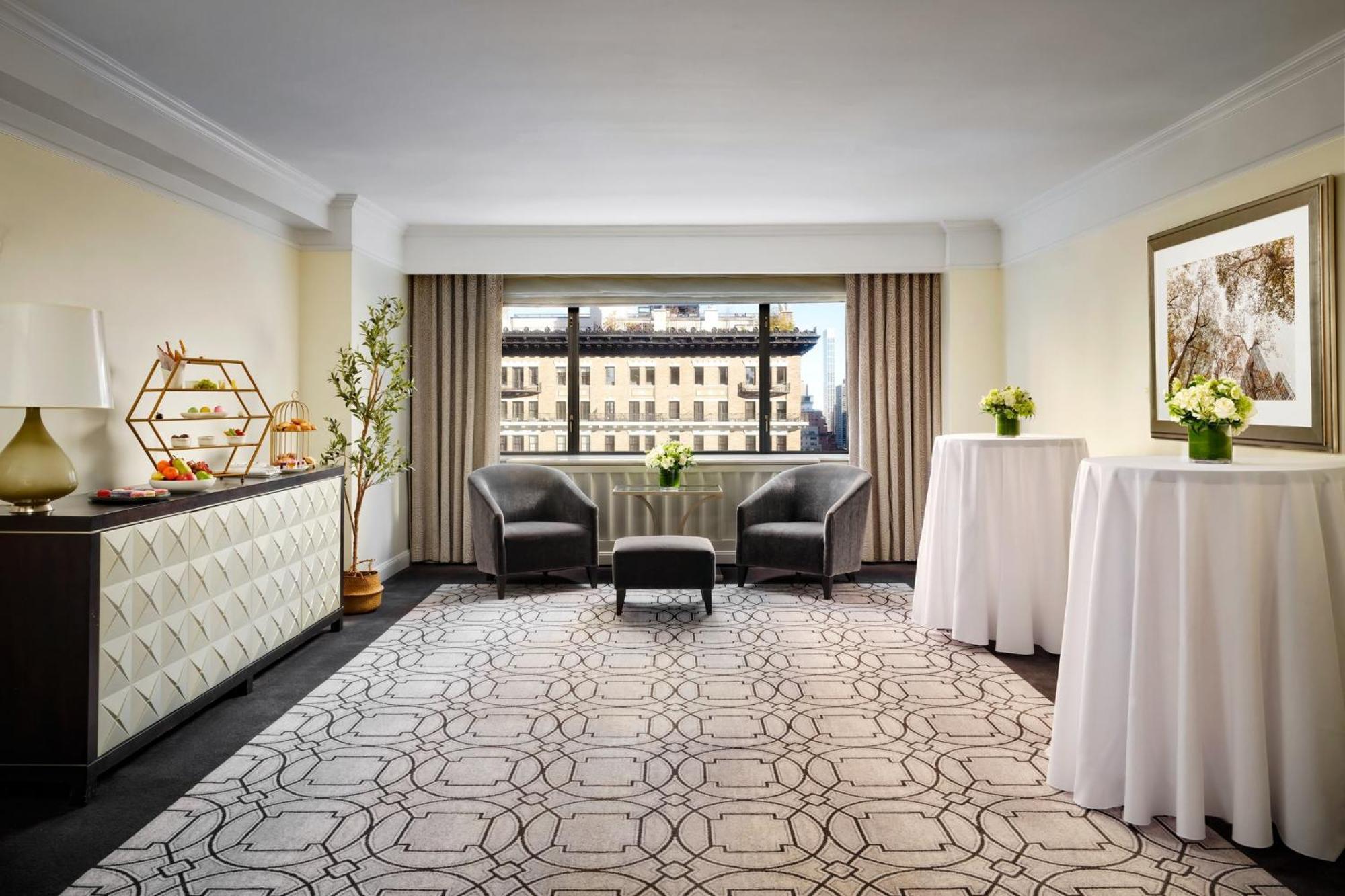 Loews Regency Hotel 5*