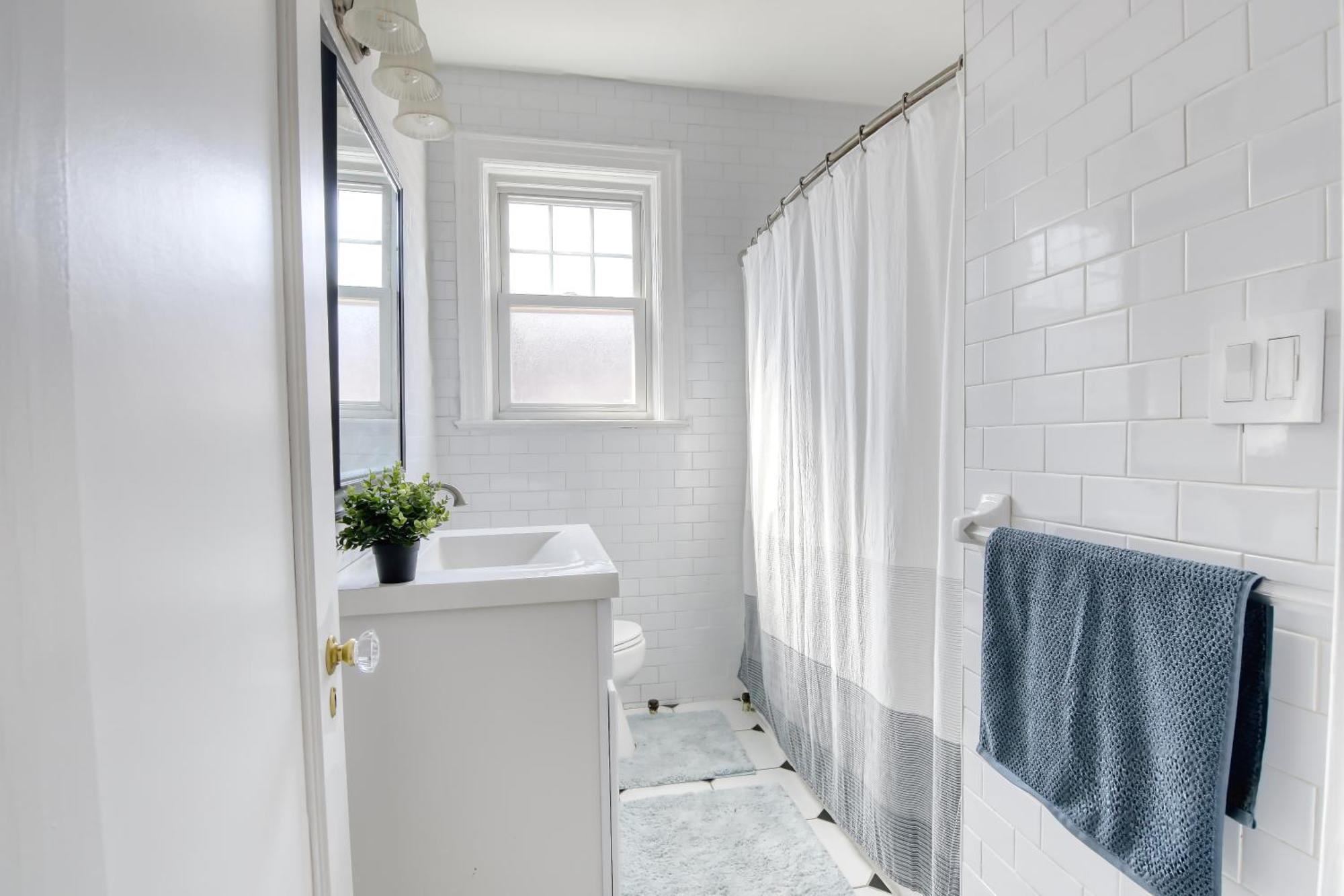 Close To Prospect Park, King Size Beds, 30 Minutes To Times Square, Free Parking