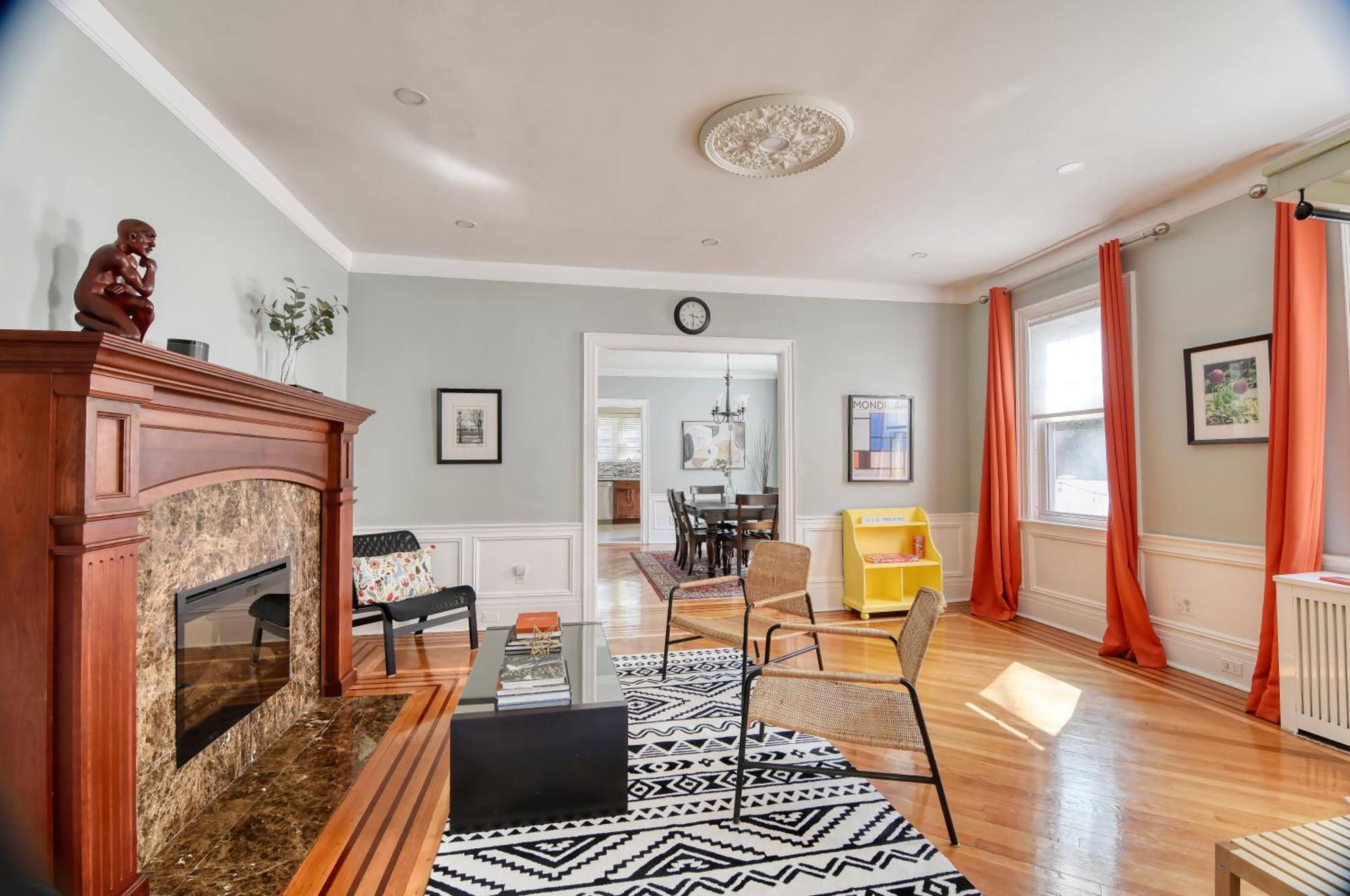 Close To Prospect Park, King Size Beds, 30 Minutes To Times Square, Free Parking New York