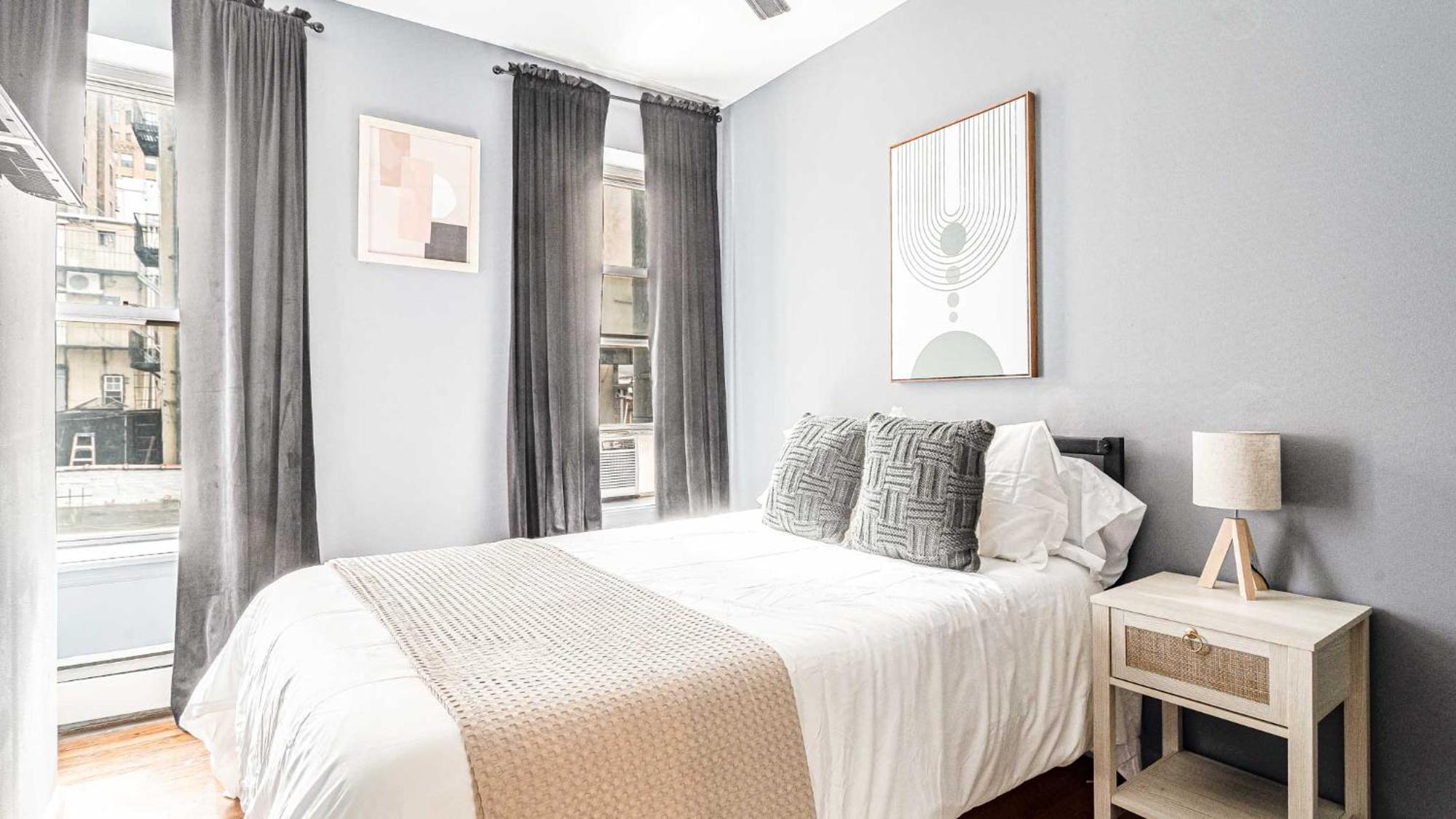 Apartment Elegant & Chic 4 Bdr & 1 Bth In Midtown Manhattan