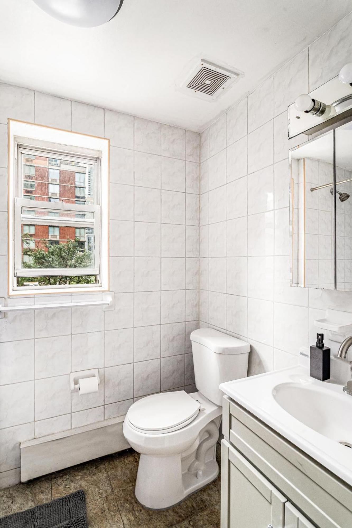 Apartment Elegant & Chic 4 Bdr & 1 Bth In Midtown Manhattan *