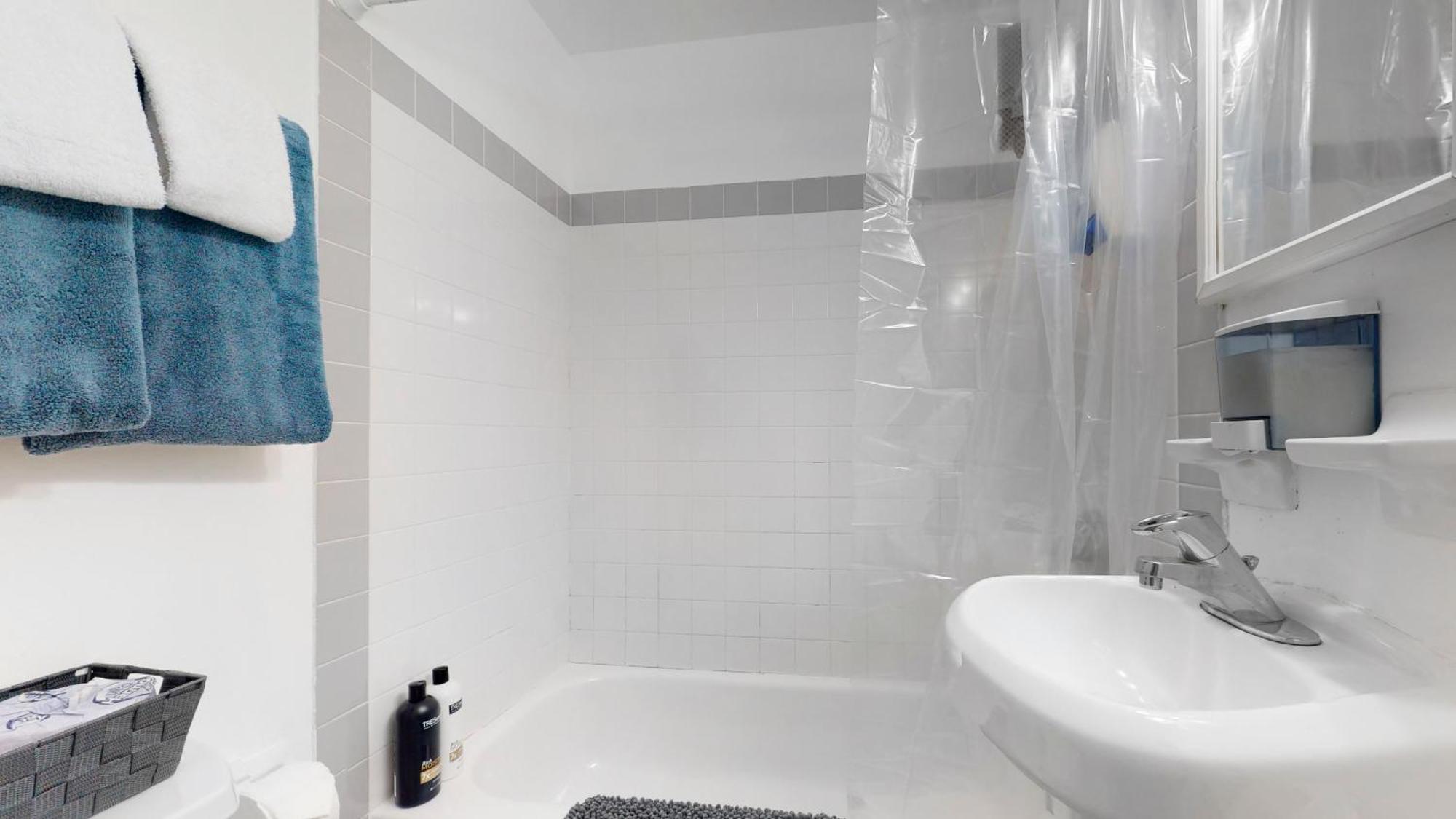 2br Near Mount Sinai & Metropolitan Hospitals *