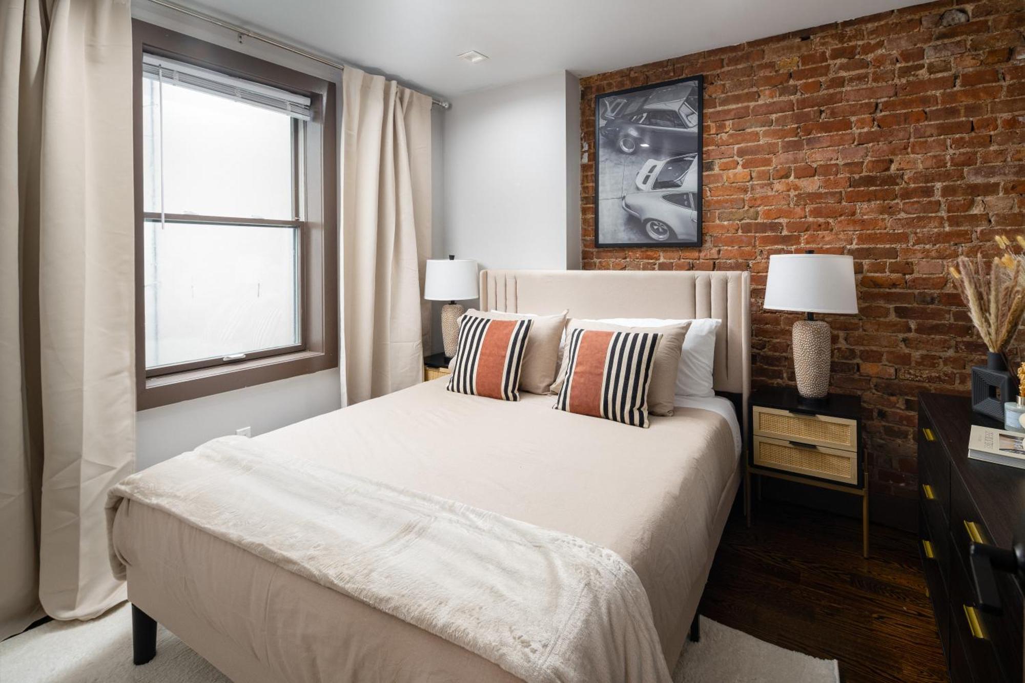 Stylish 3bd In Manhattan Apartment