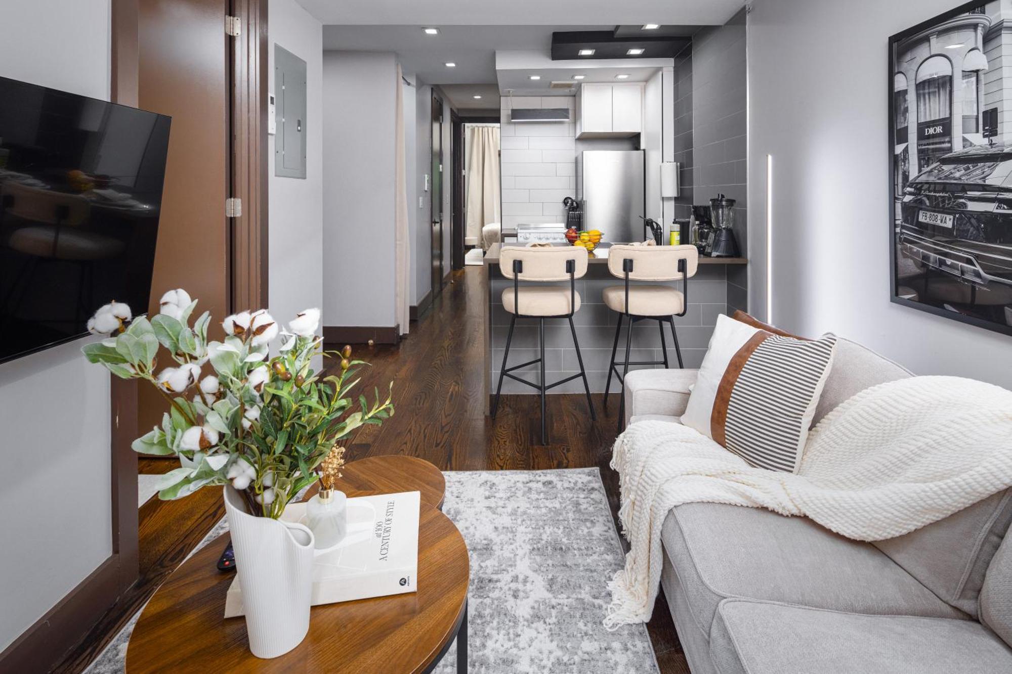 Apartment Stylish 3bd In Manhattan