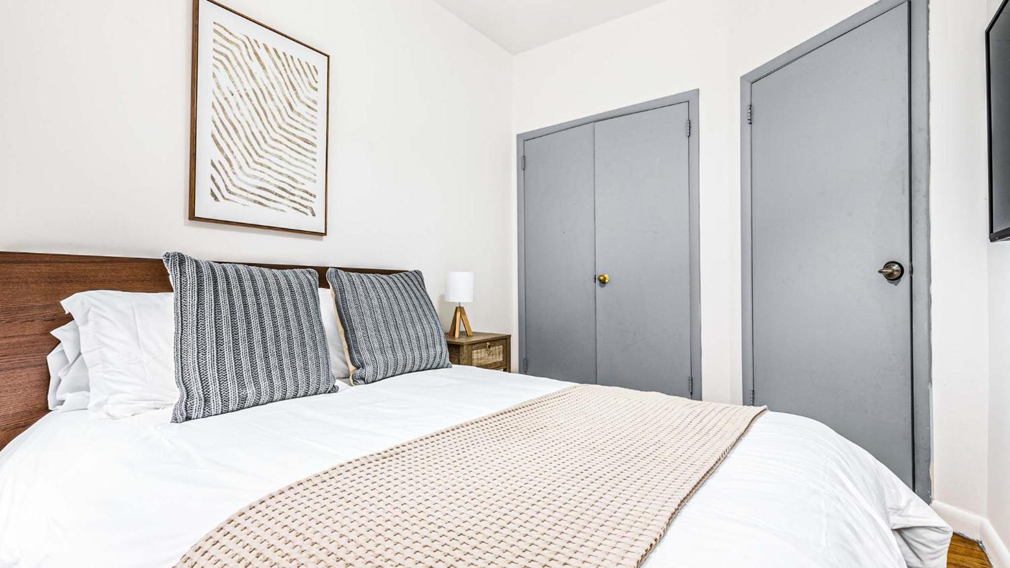 Apartment Stylish & Comfy 4bdr & 1bth In Midtown Manhattan *