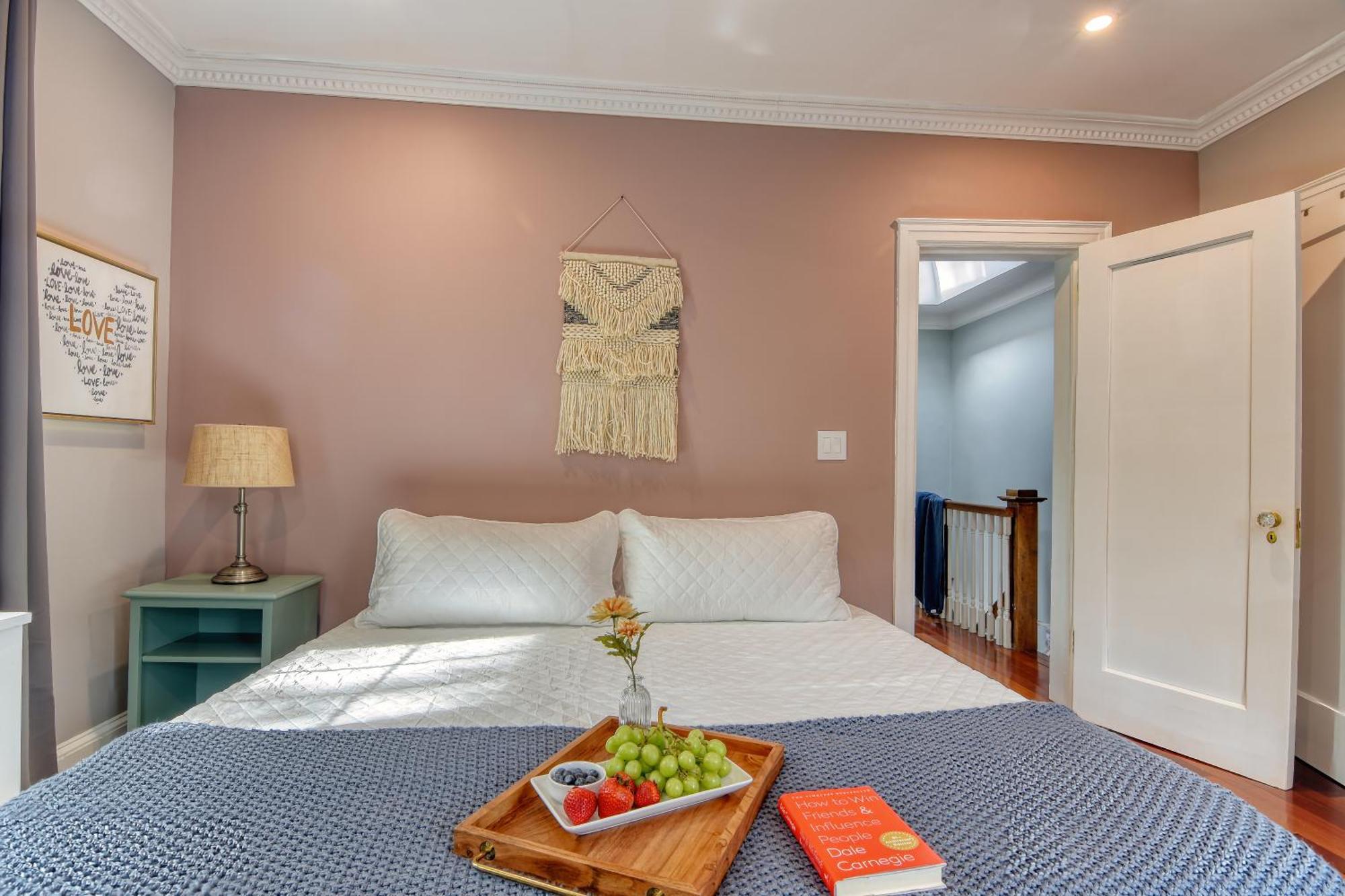 Close To Prospect Park, King Size Beds, 30 Minutes To Times Square, Free Parking Holiday home New York
