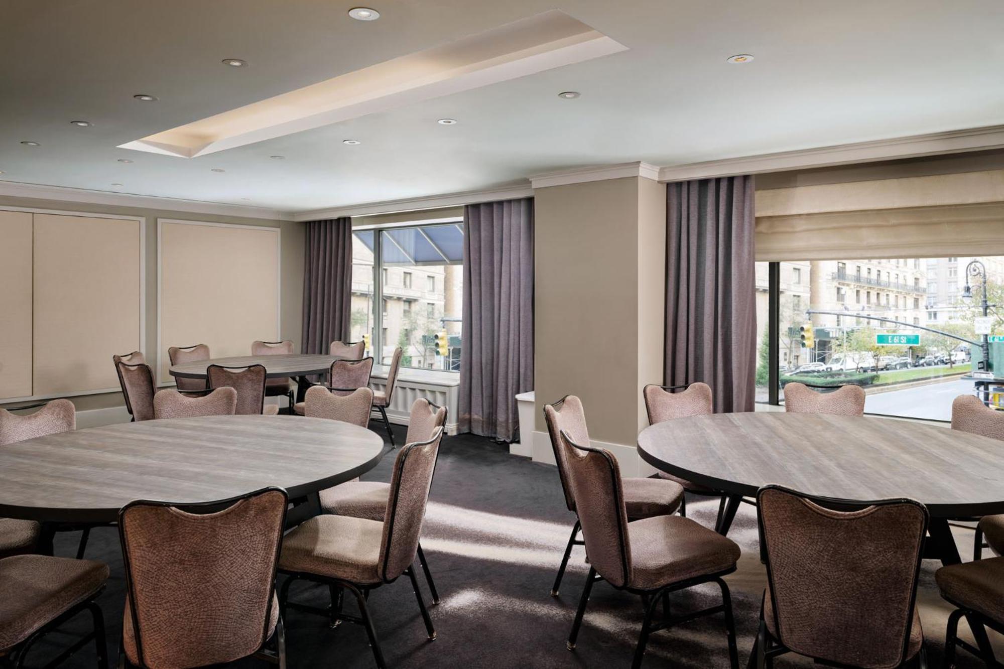 Loews Regency Hotel 5*