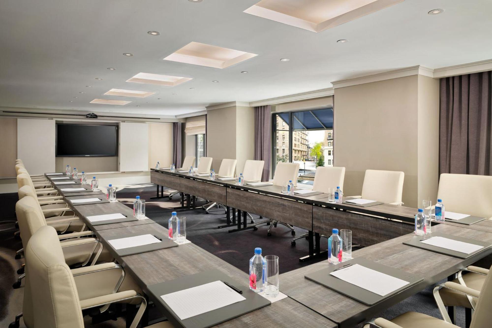 Hotel Loews Regency 5*