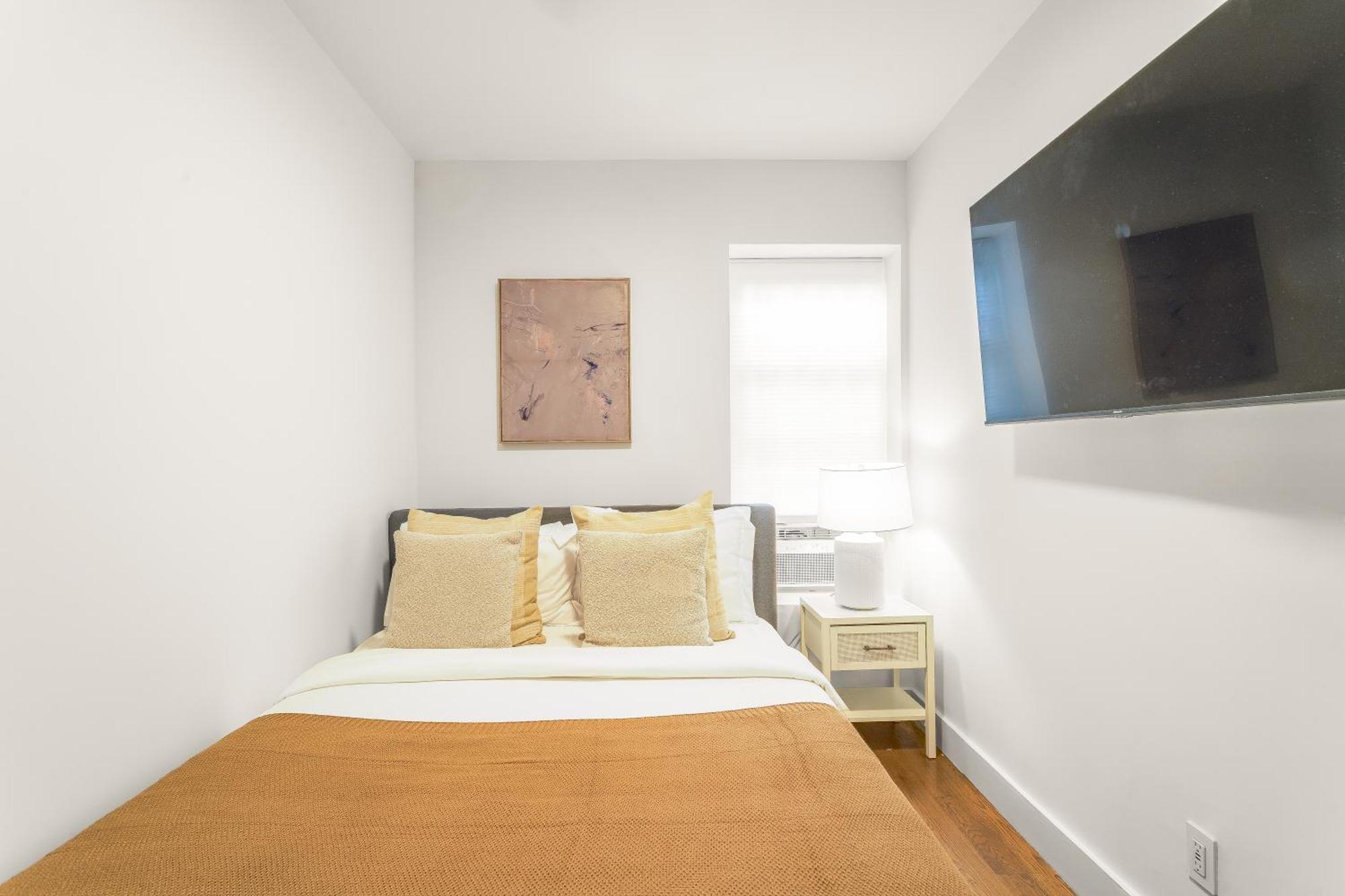 Stylish 3br 2ba East Village Steps From Tompkins Square Park *