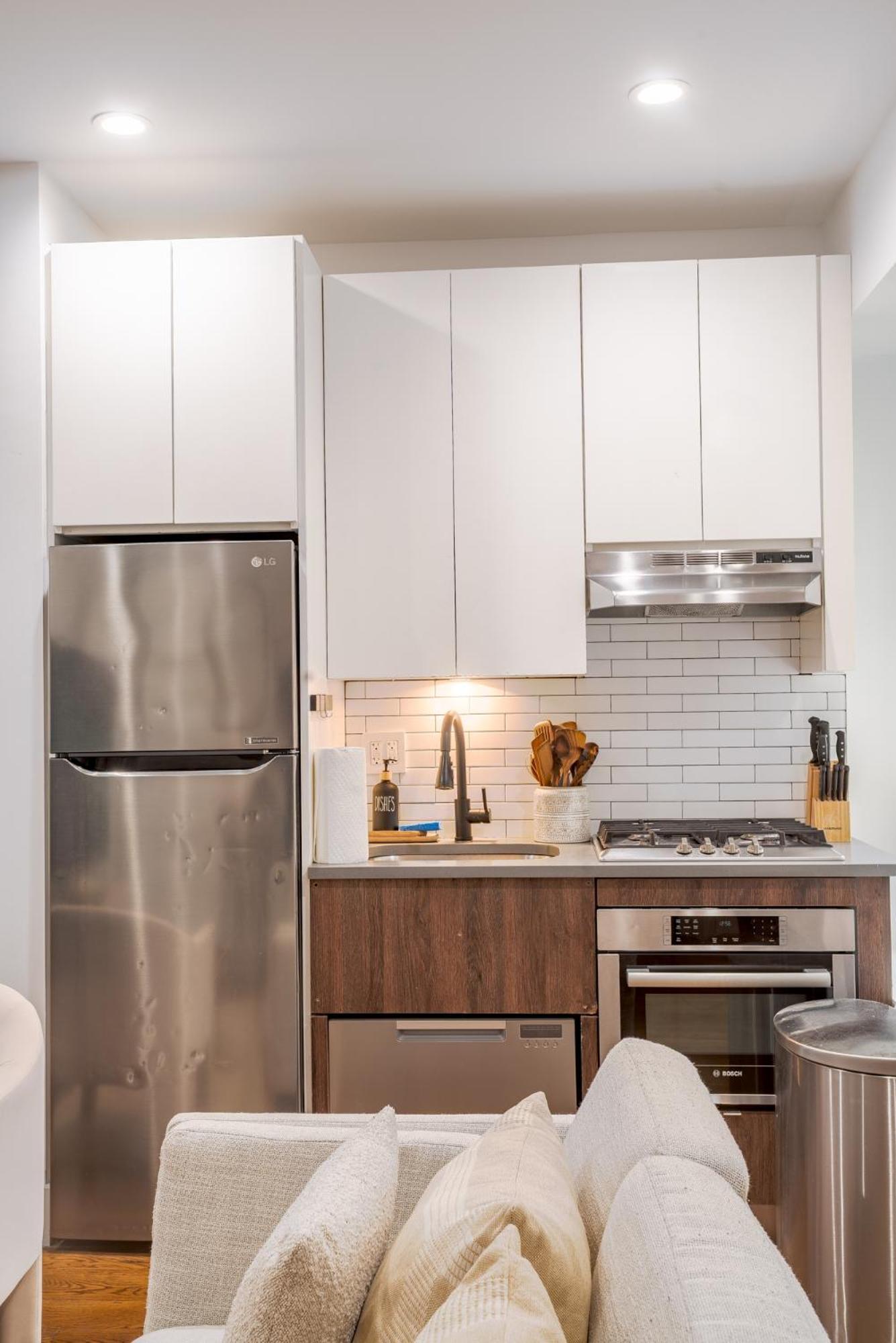 Stylish 3br 2ba East Village Steps From Tompkins Square Park *