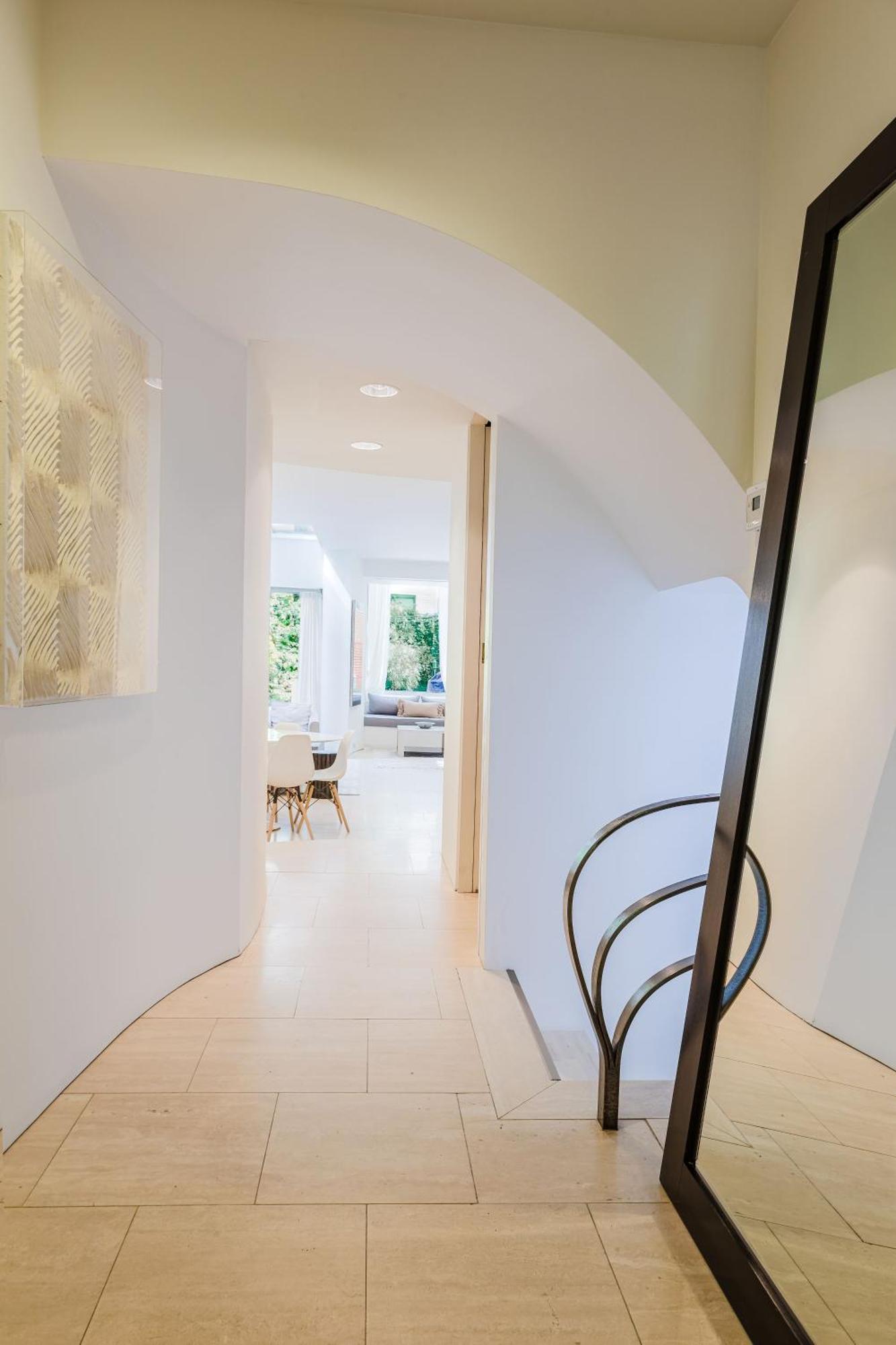 Private Beautiful Townhome W Zen Garden New York