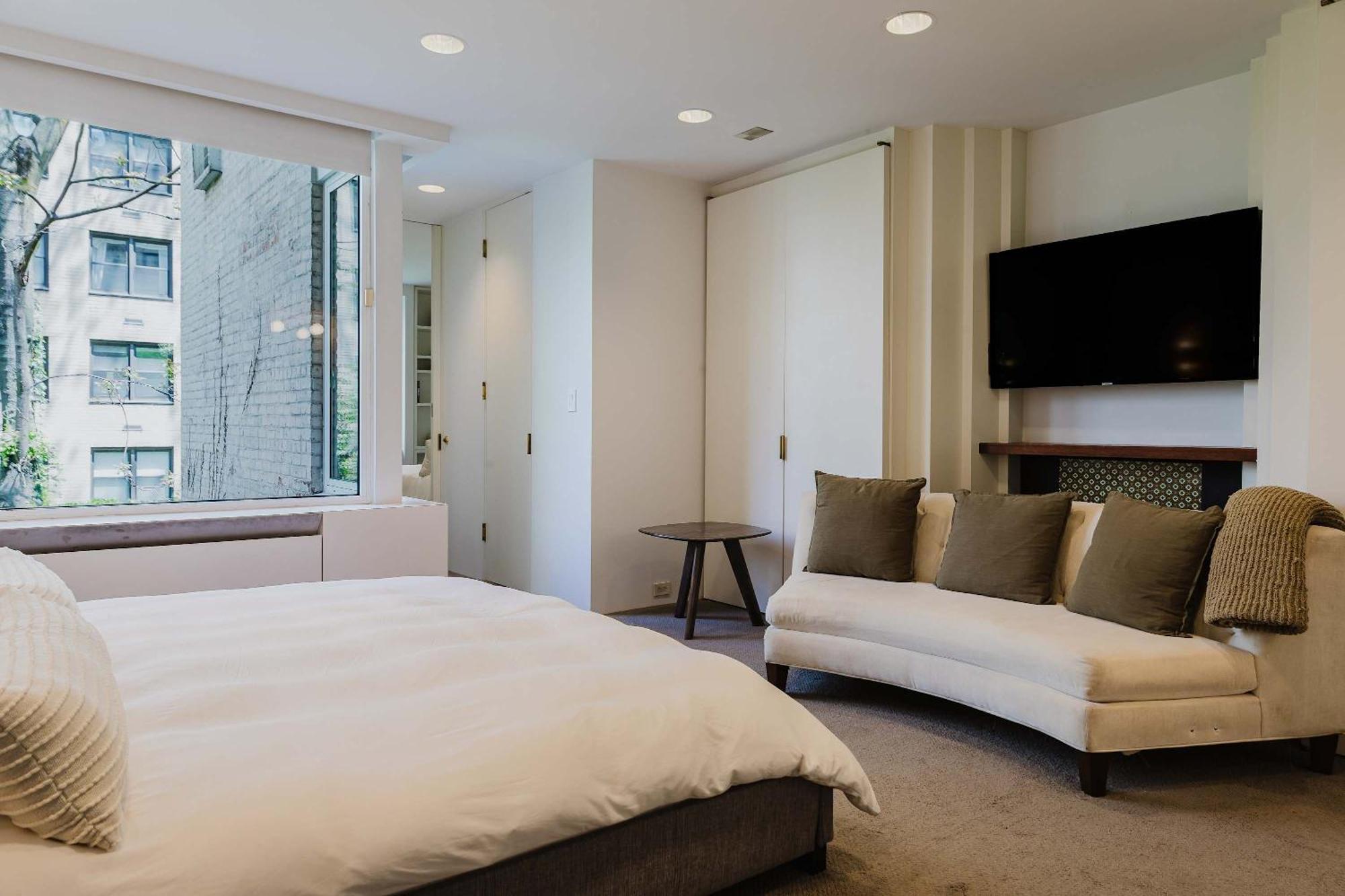 Private Beautiful Townhome W Zen Garden Holiday home *