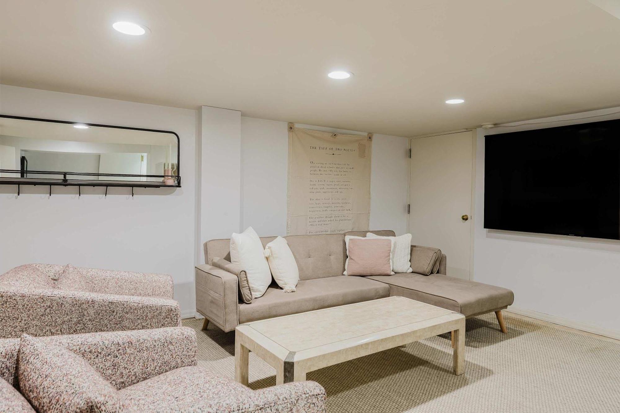 Holiday home Private Beautiful Townhome W Zen Garden New York