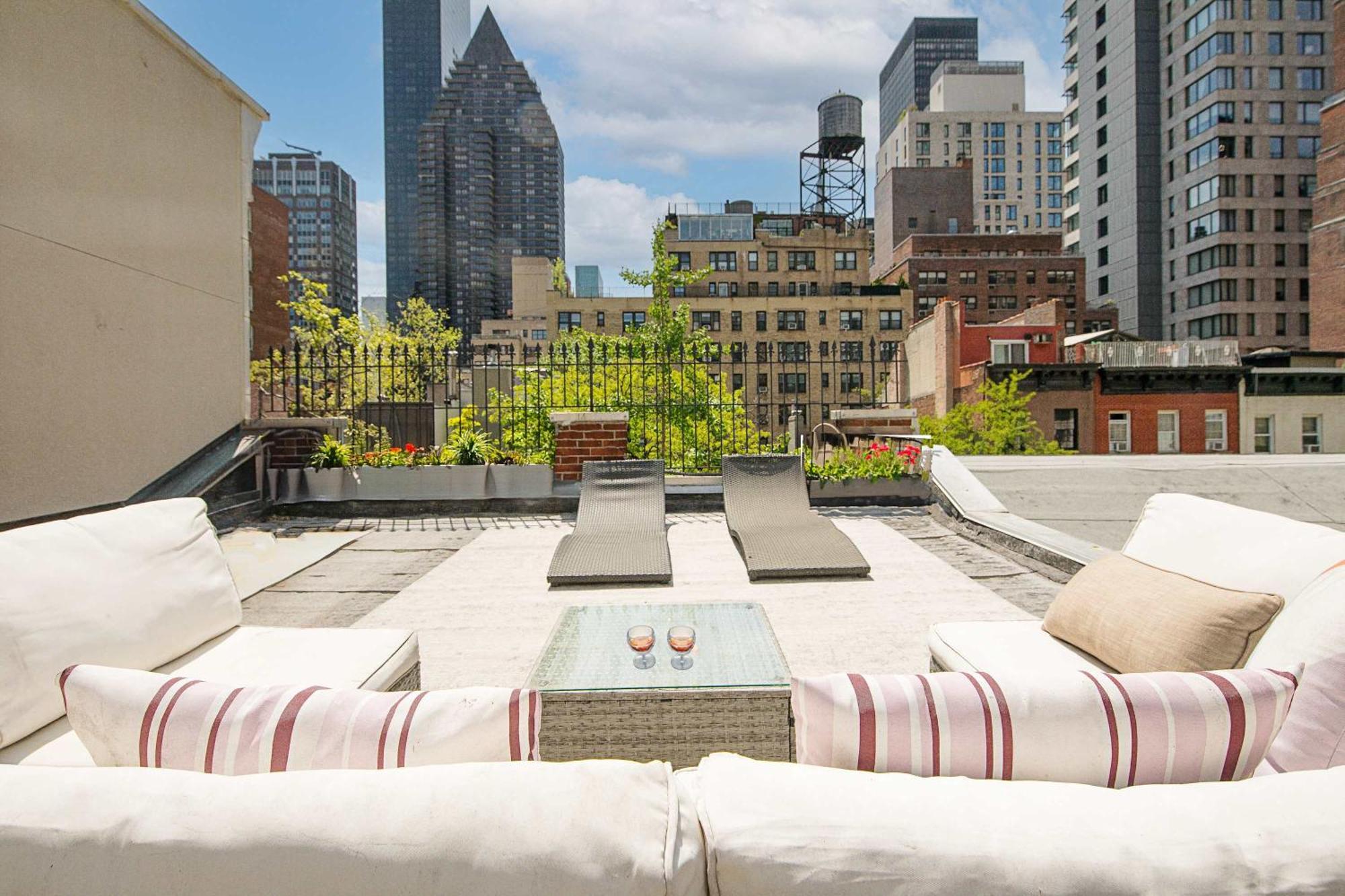Private Beautiful Townhome W Zen Garden
