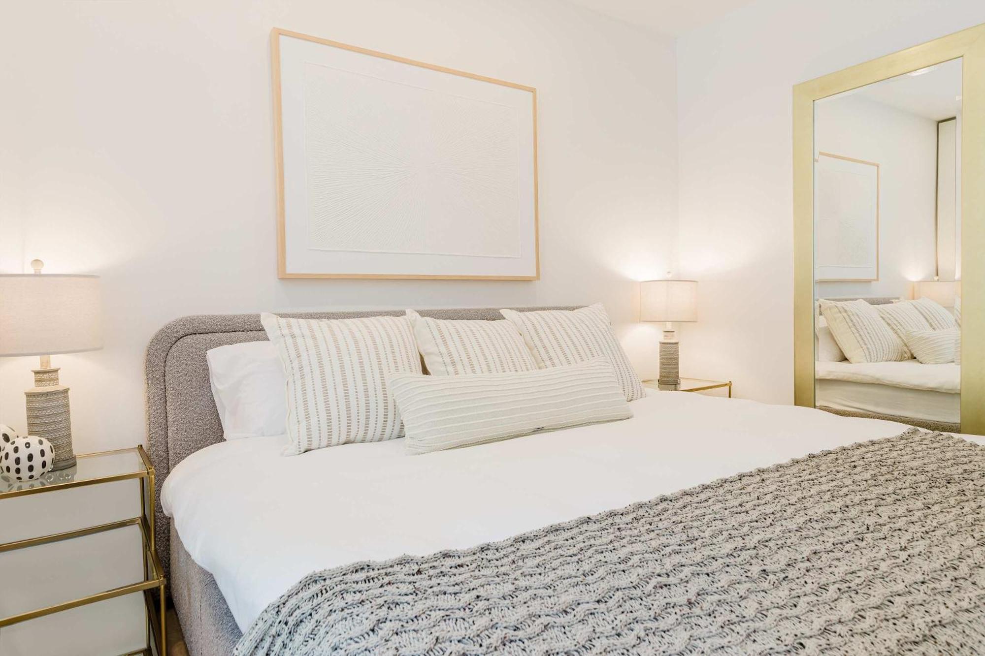 Private Beautiful Townhome W Zen Garden New York