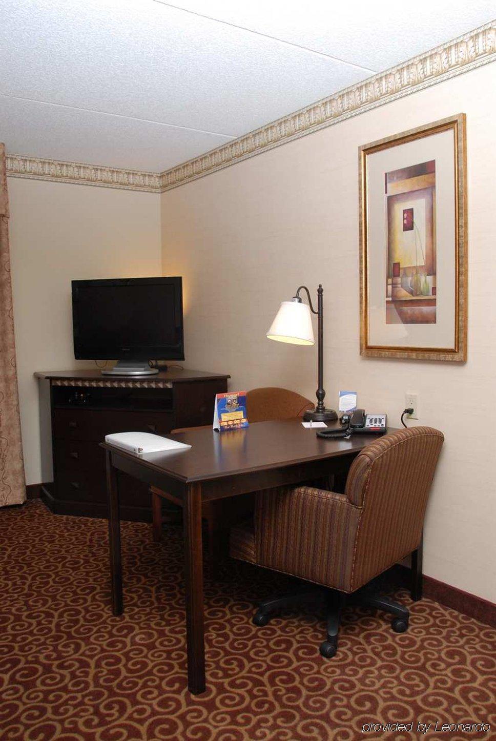 Hampton Inn&suites Staten Island Hotel