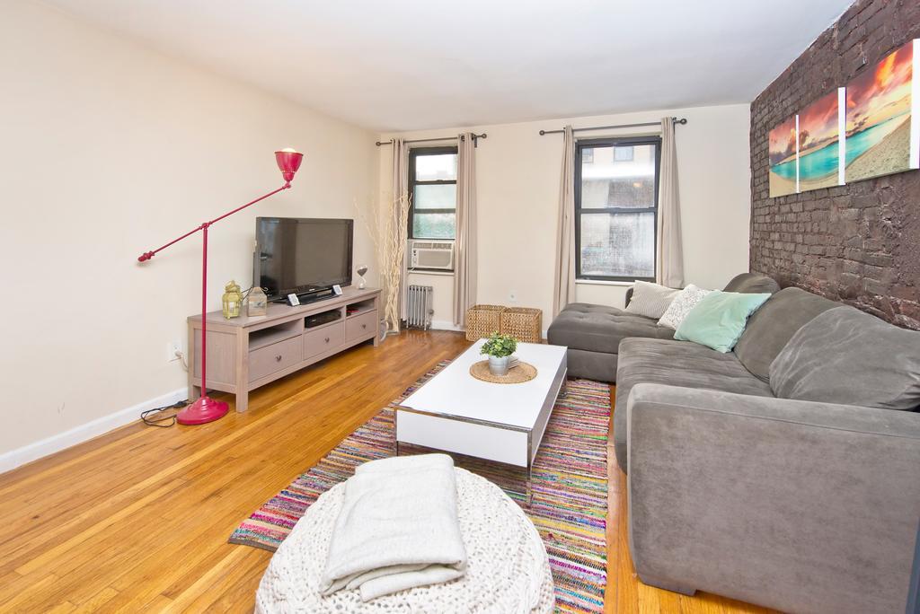 Superior Midtown East Apartment *