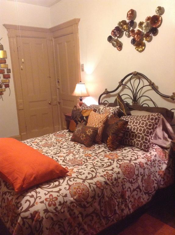 Debbie's Place Apartment