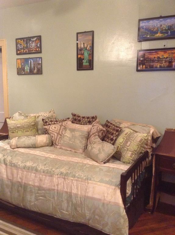 Debbie's Place Apartment