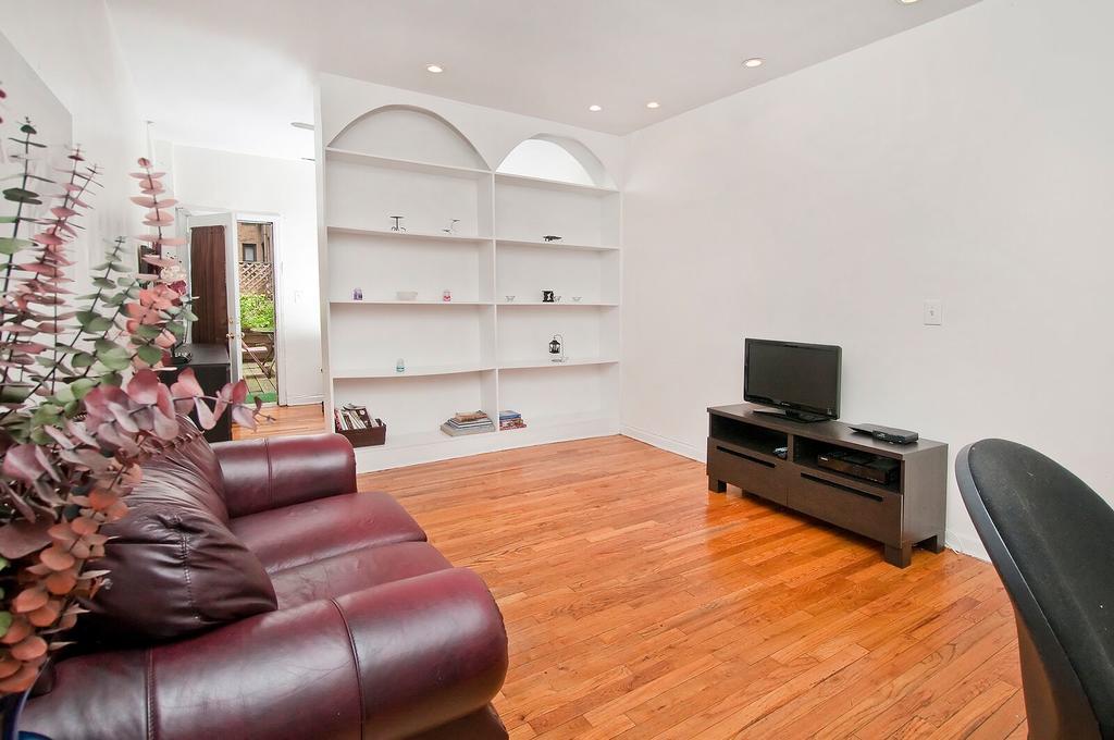 Midtown East Apartment *