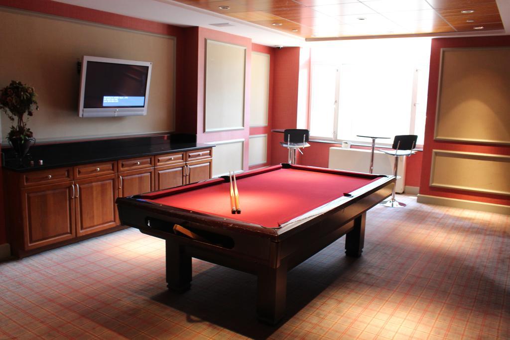 Apartment Tower Suites In Times Square *