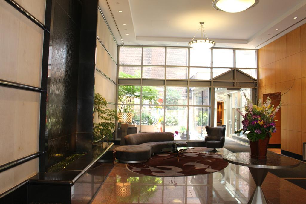 Tower Suites In Times Square Apartment