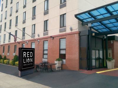 Red Lion And Brooklyn New York