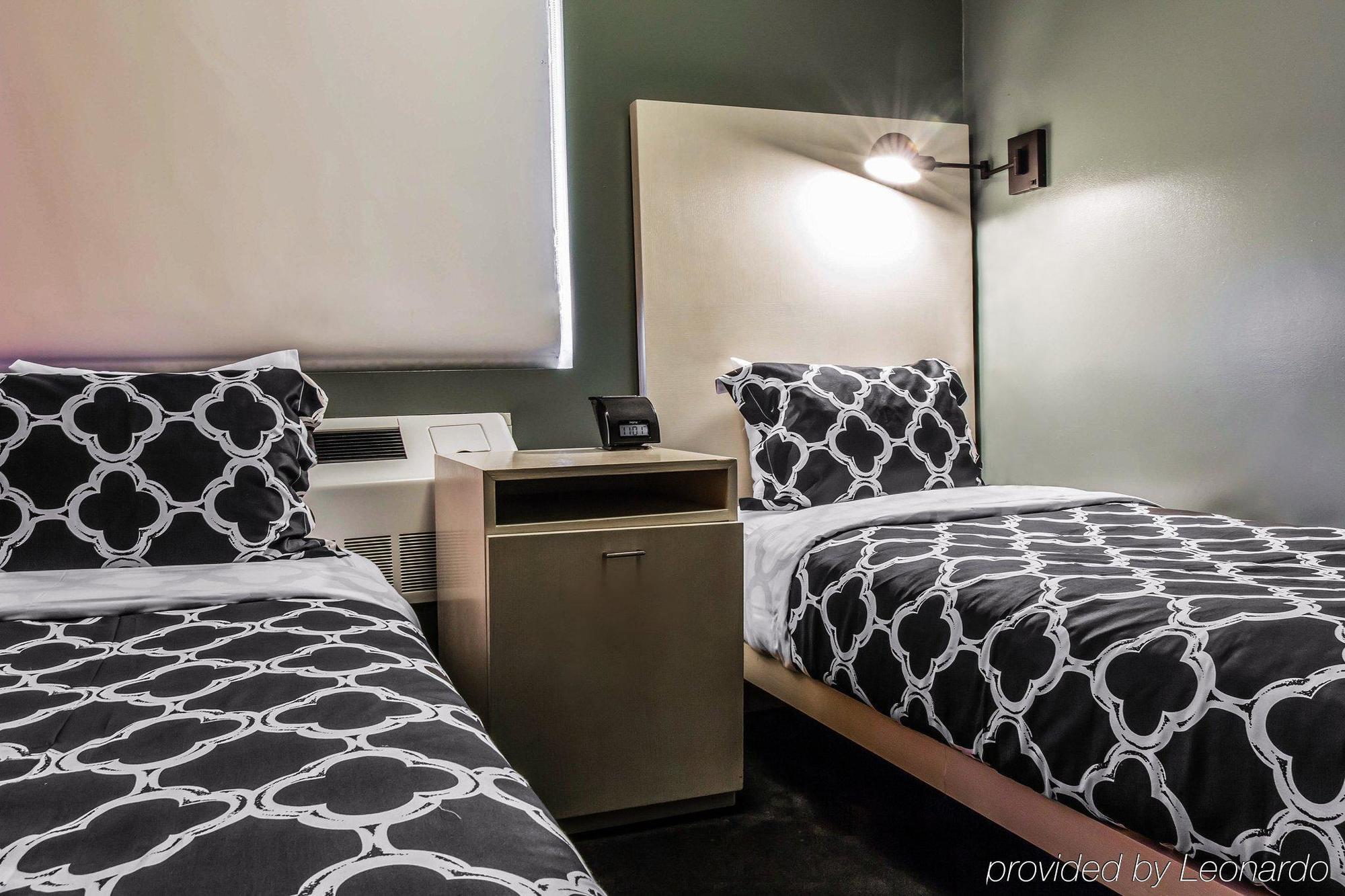 Essence Hotel 3*